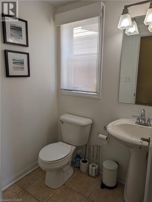 36 Bugdale Drive, Cambridge, ON - Indoor Photo Showing Bathroom
