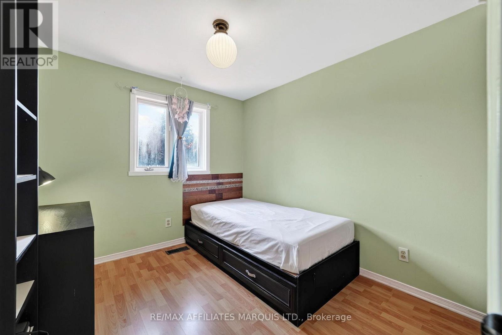 672 Champlain Drive, Cornwall, ON - Indoor Photo Showing Bedroom
