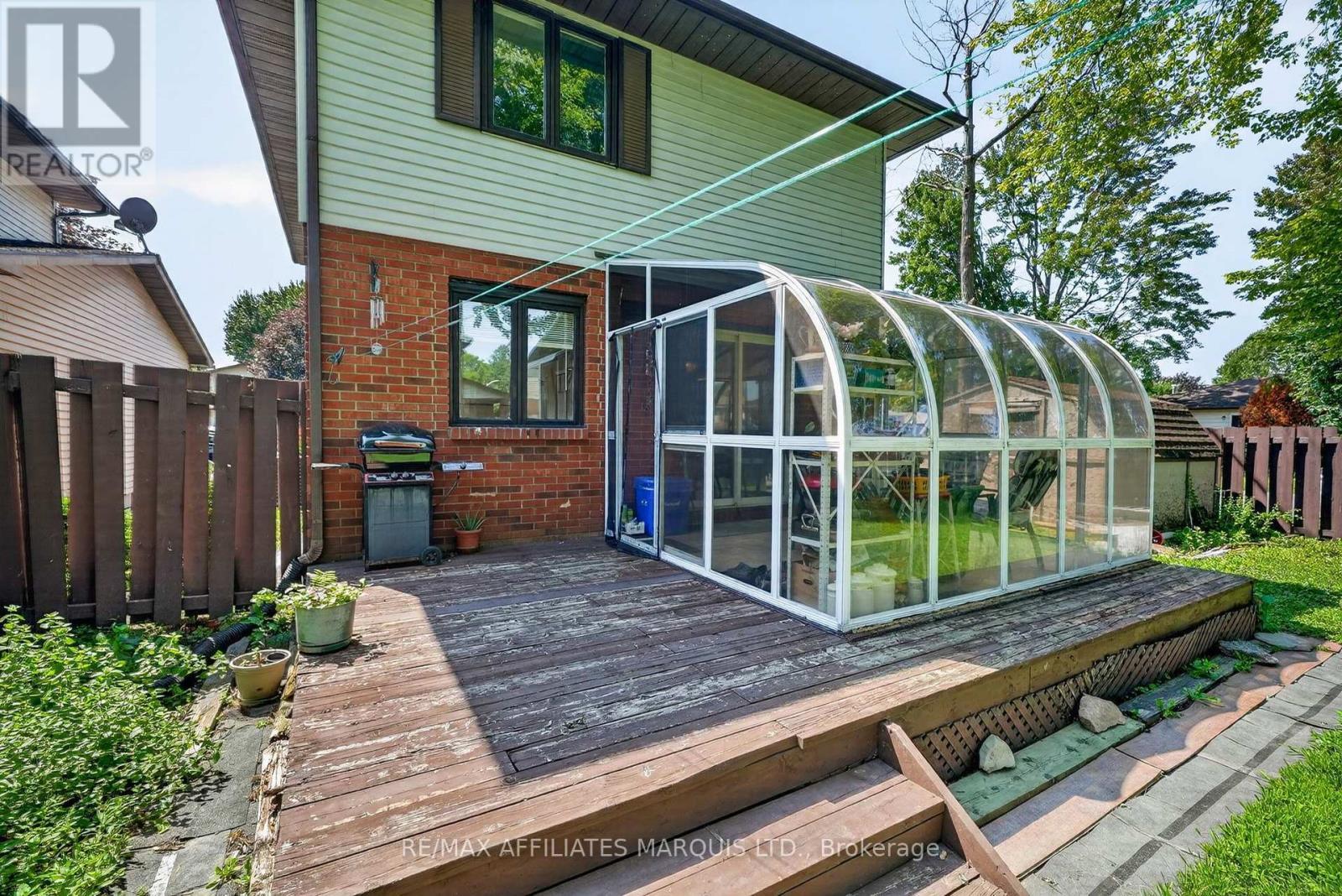 672 Champlain Drive, Cornwall, ON - Outdoor With Exterior