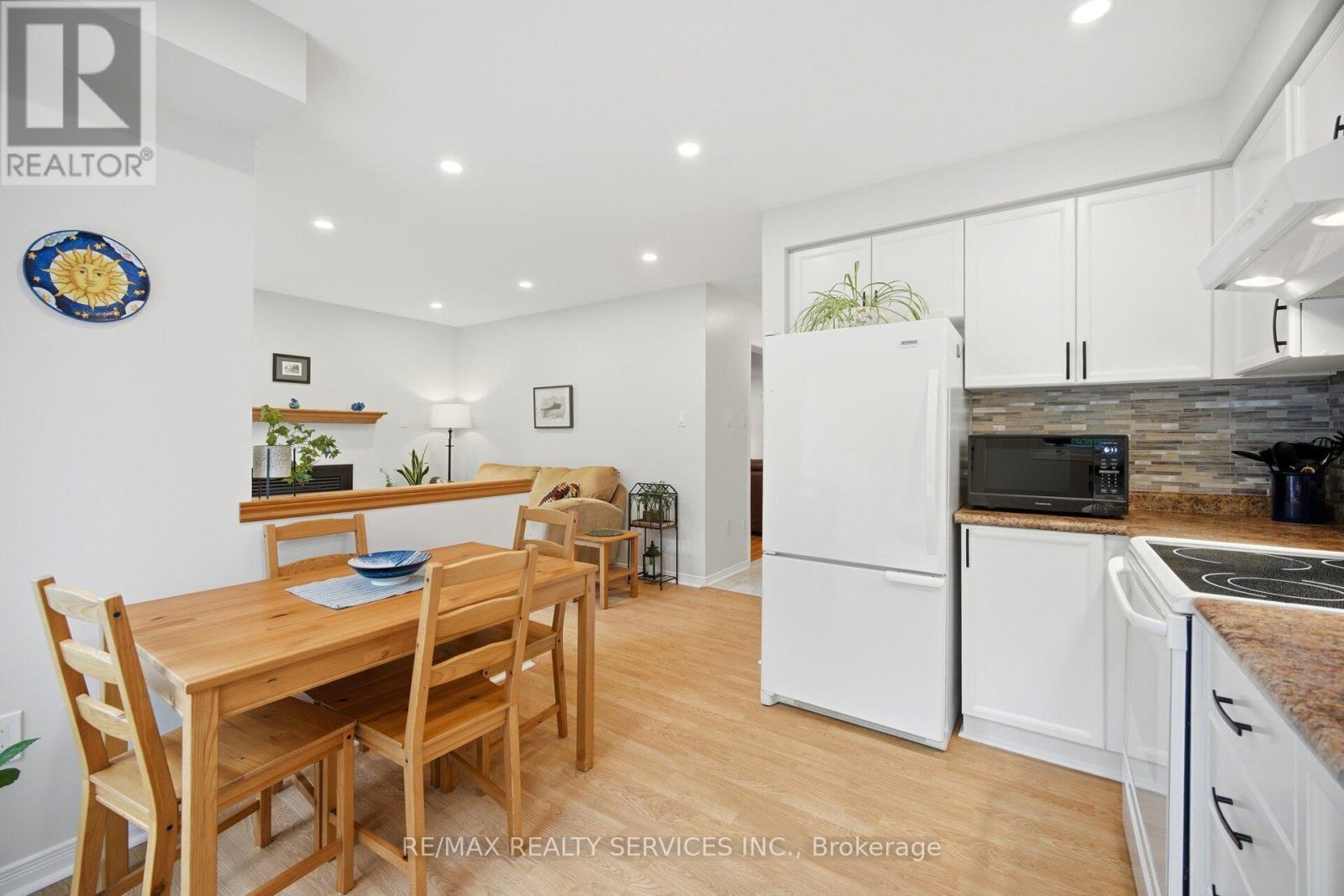 38 Furrows End, Brampton, ON - Indoor