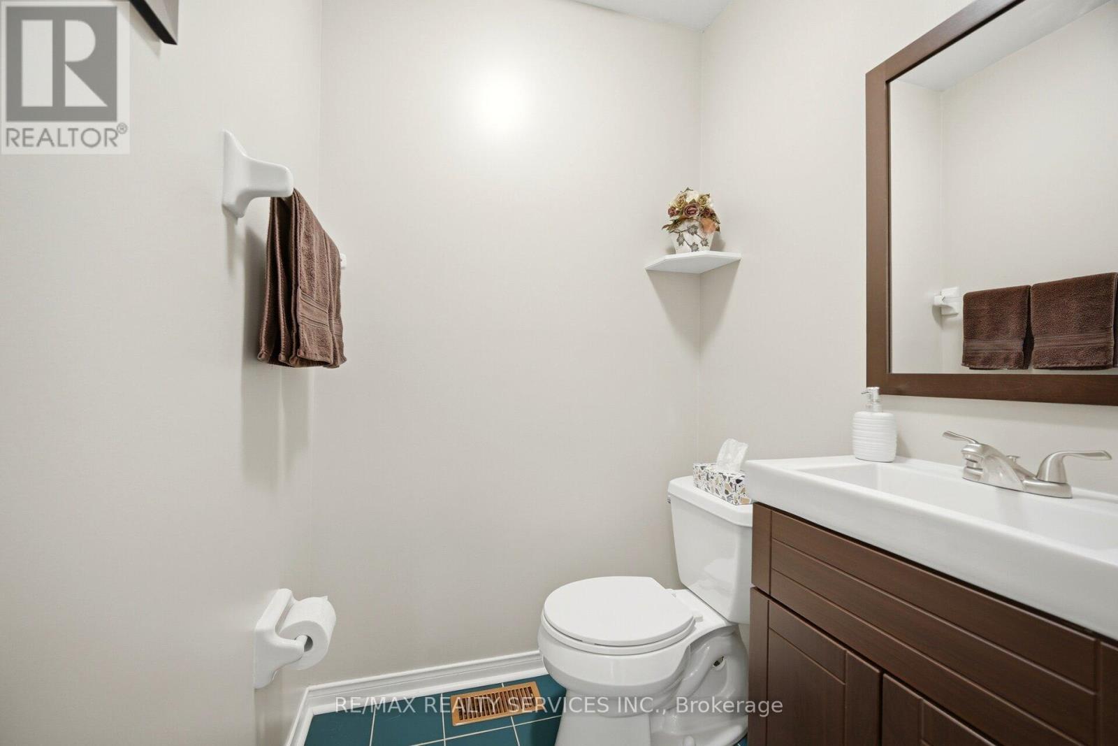 38 Furrows End, Brampton, ON - Indoor Photo Showing Bathroom