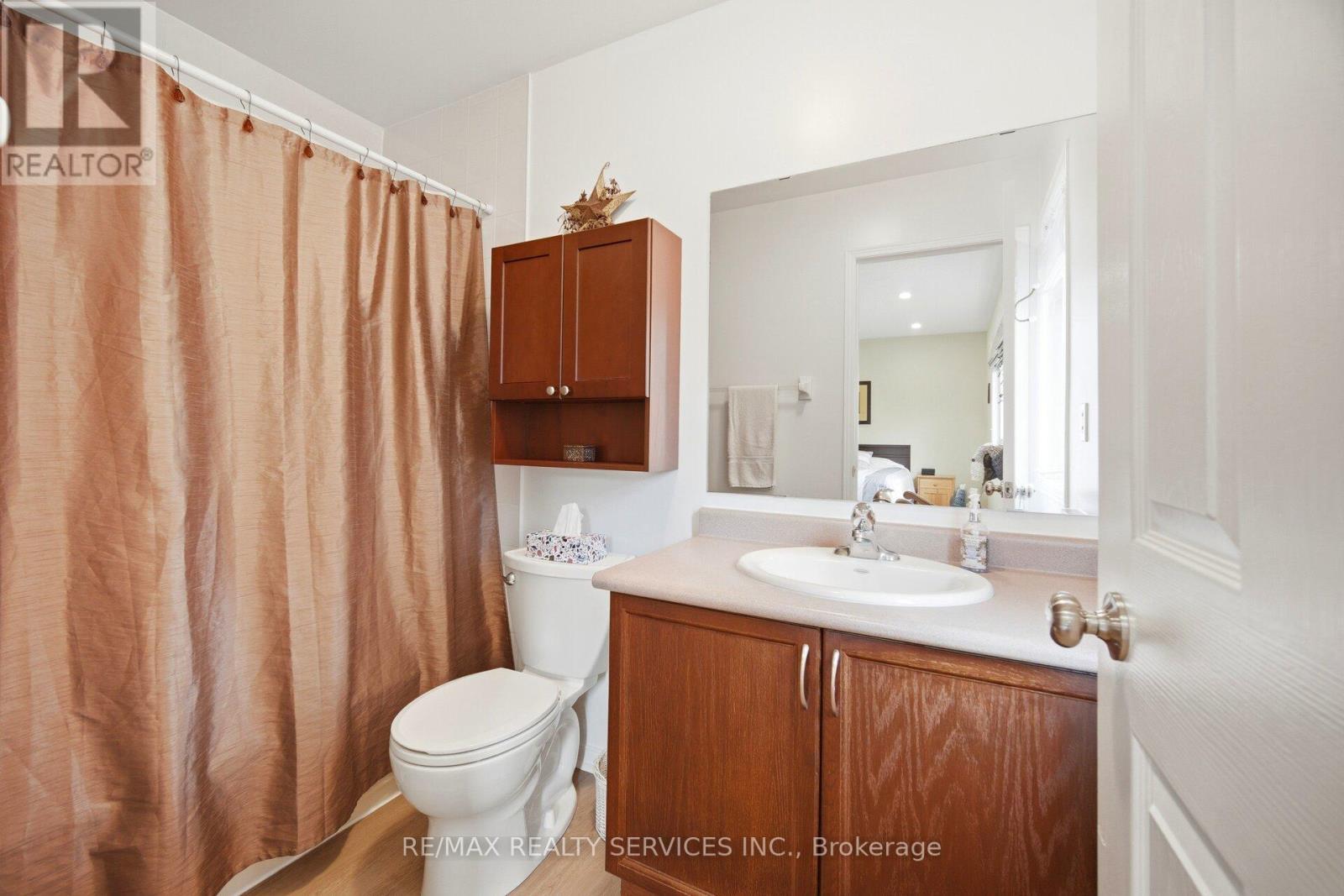 38 Furrows End, Brampton, ON - Indoor Photo Showing Bathroom