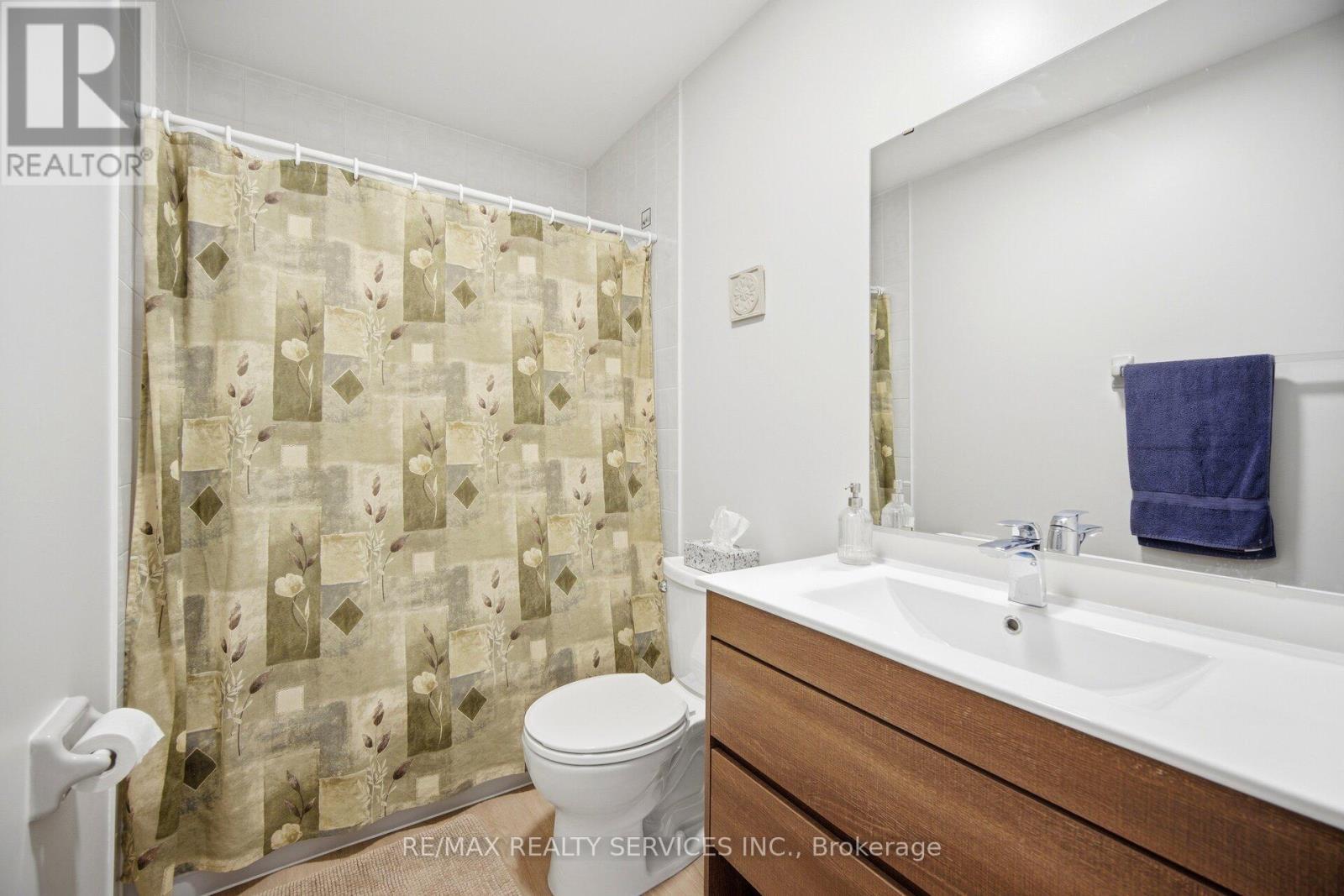 38 Furrows End, Brampton, ON - Indoor Photo Showing Bathroom