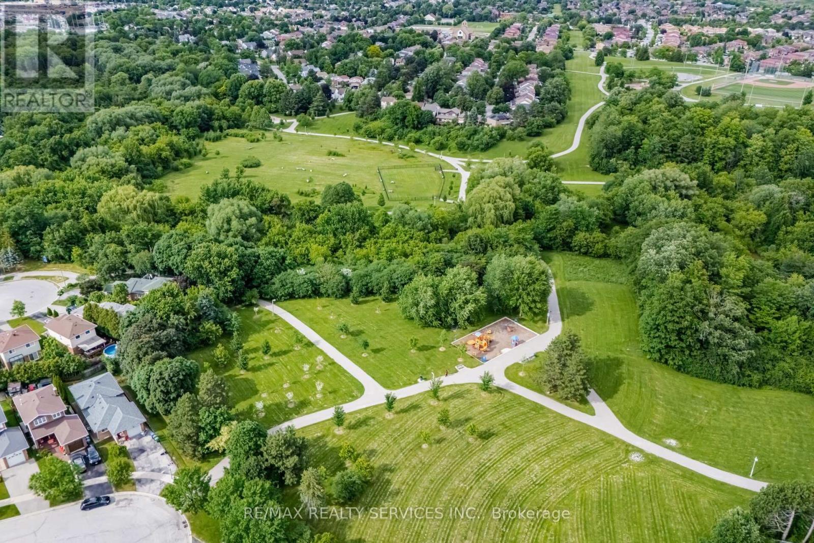 38 Furrows End, Brampton, ON - Outdoor