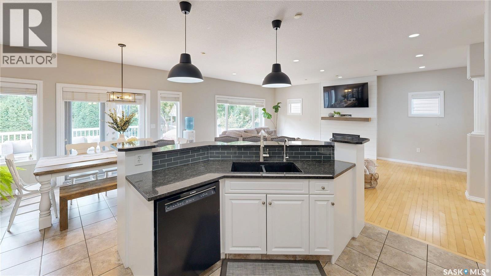2806 Sunninghill Crescent, Regina, SK - Indoor Photo Showing Kitchen