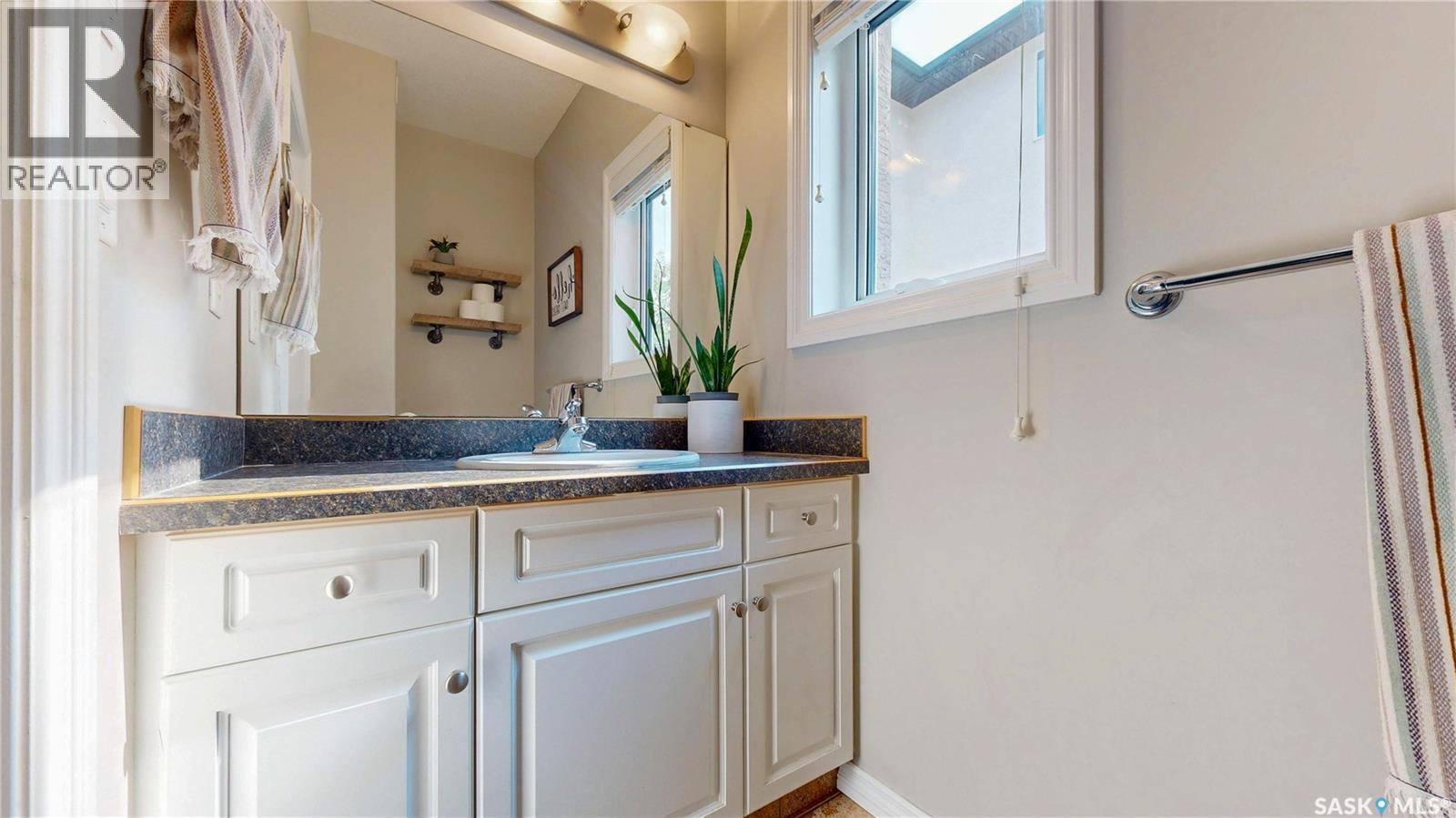 2806 Sunninghill Crescent, Regina, SK - Indoor Photo Showing Bathroom
