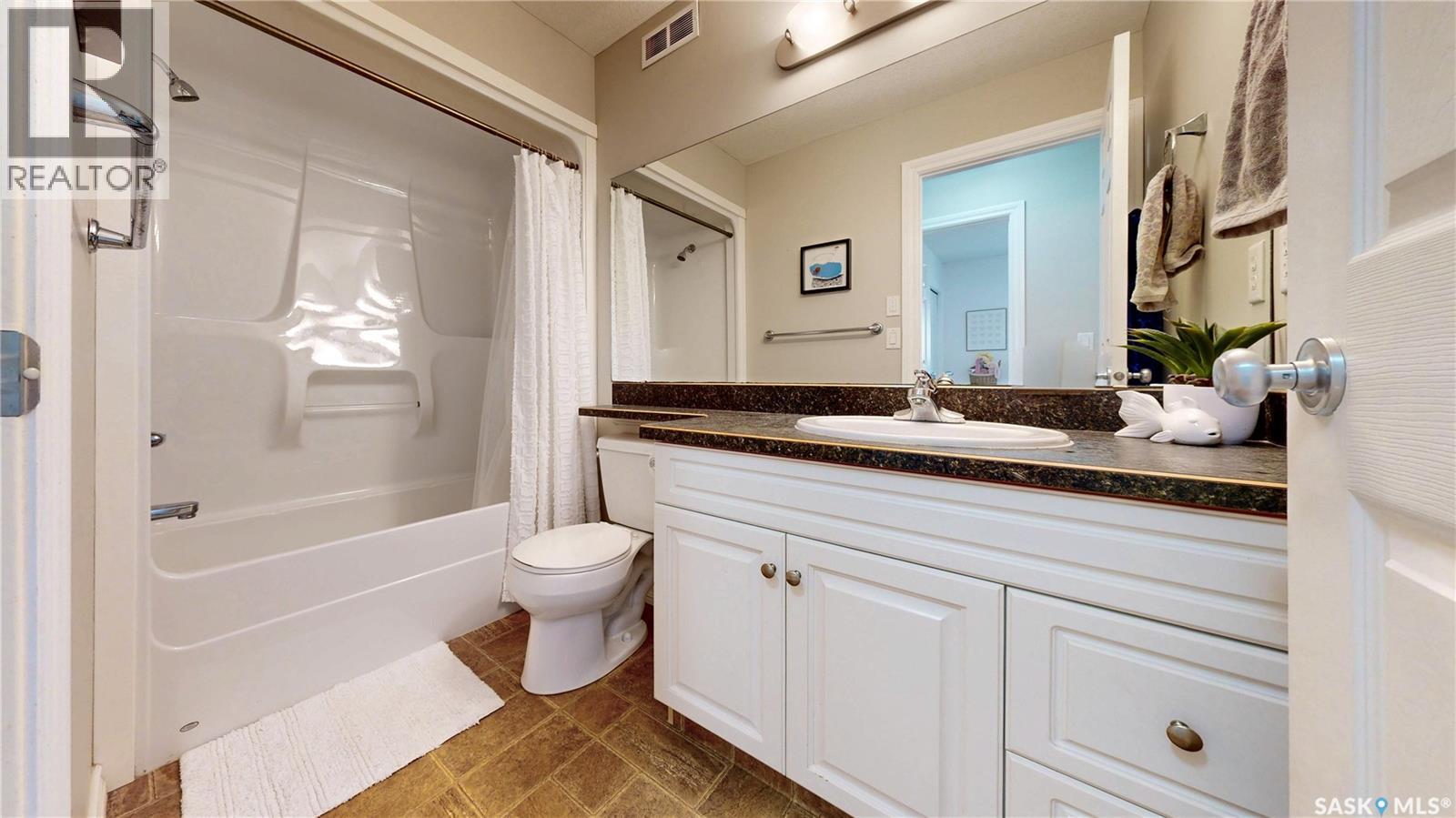 2806 Sunninghill Crescent, Regina, SK - Indoor Photo Showing Bathroom