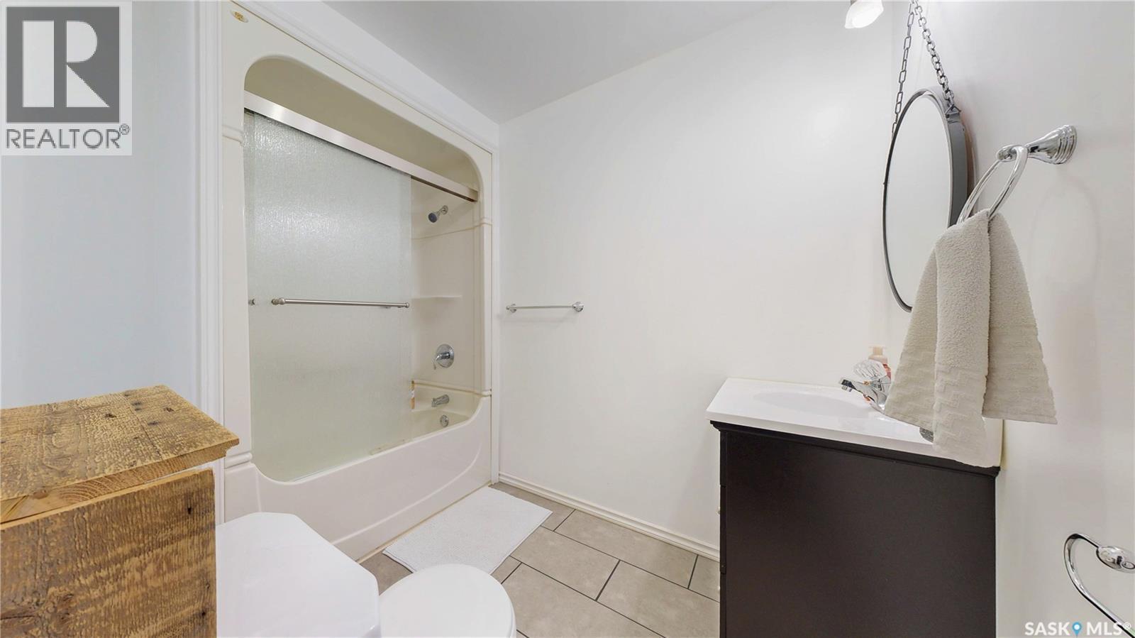 2806 Sunninghill Crescent, Regina, SK - Indoor Photo Showing Bathroom