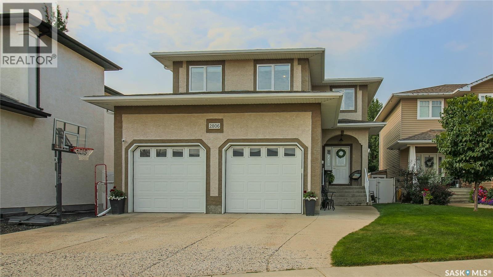 2806 Sunninghill Crescent, Regina, SK - Outdoor With Facade