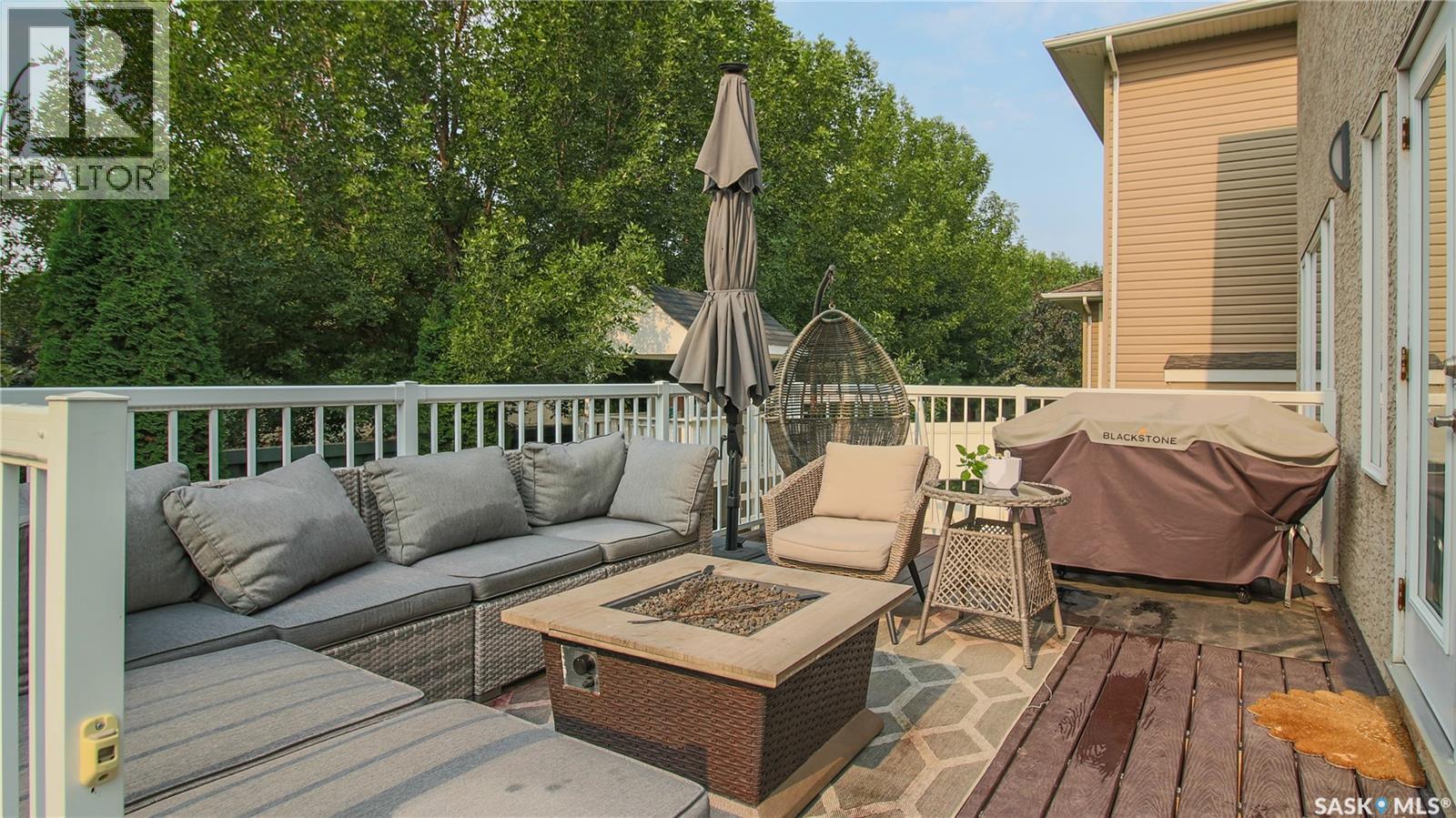2806 Sunninghill Crescent, Regina, SK - Outdoor With Deck Patio Veranda With Exterior