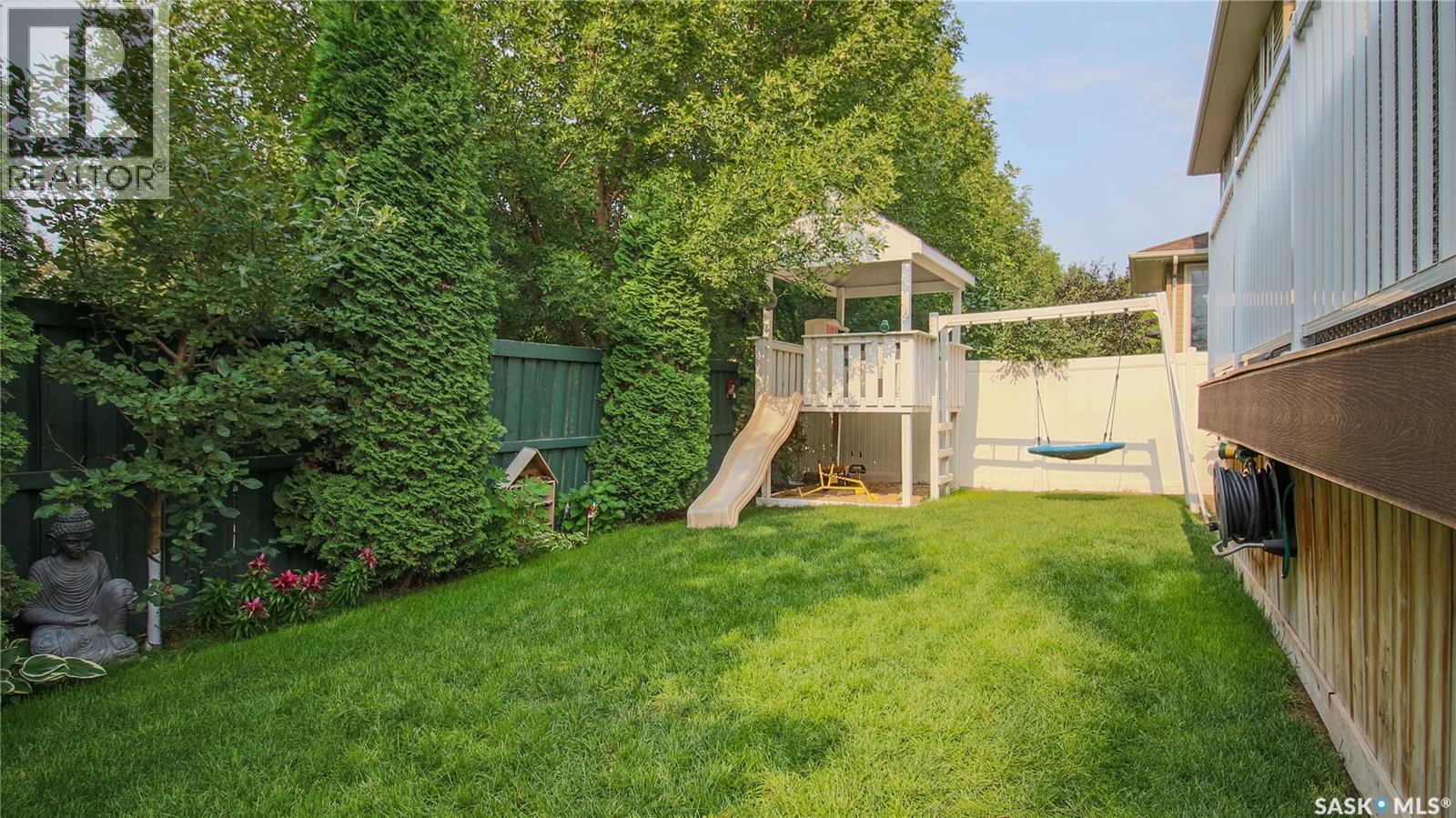 2806 Sunninghill Crescent, Regina, SK - Outdoor With Backyard