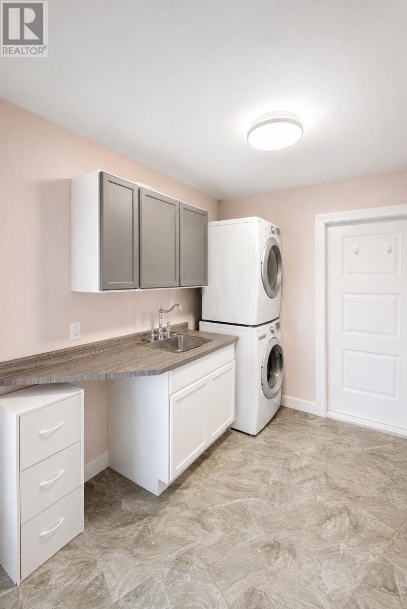 Main floor laundry - 110 Summit Drive, Paradise, NL - Indoor Photo Showing Laundry Room