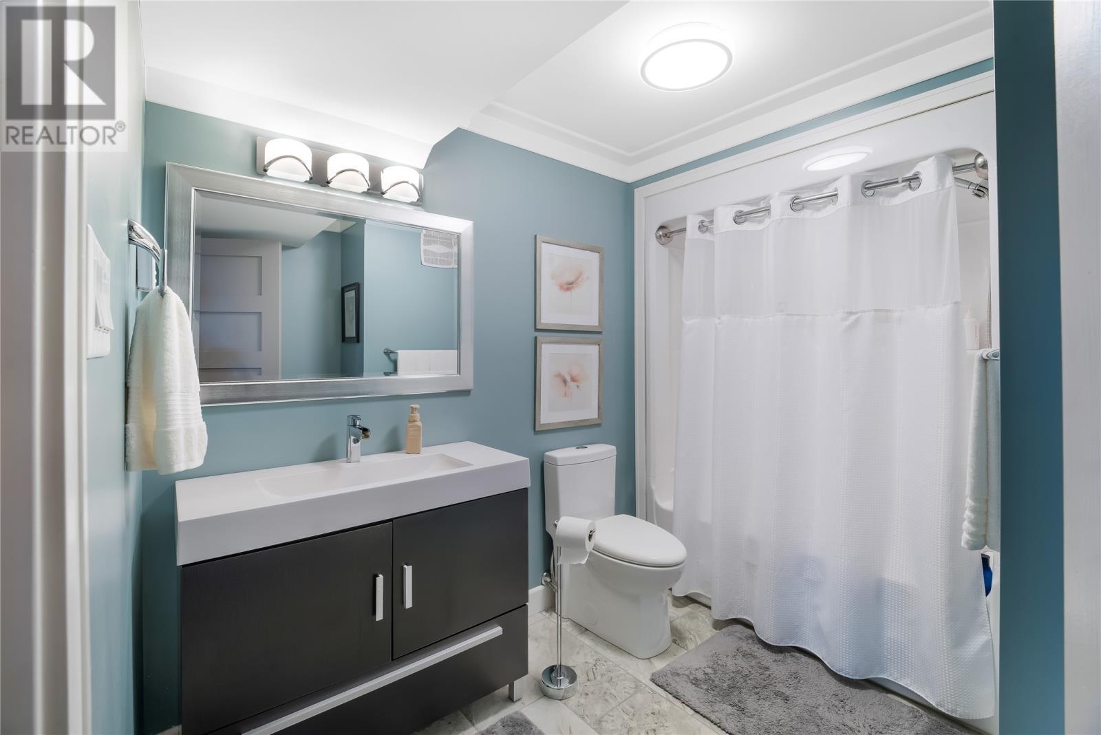 Apt bathroom - 110 Summit Drive, Paradise, NL - Indoor Photo Showing Bathroom