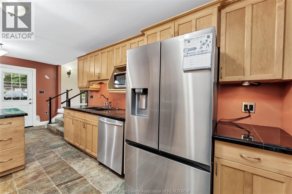 1797 Everts, Windsor, ON - Indoor Photo Showing Kitchen