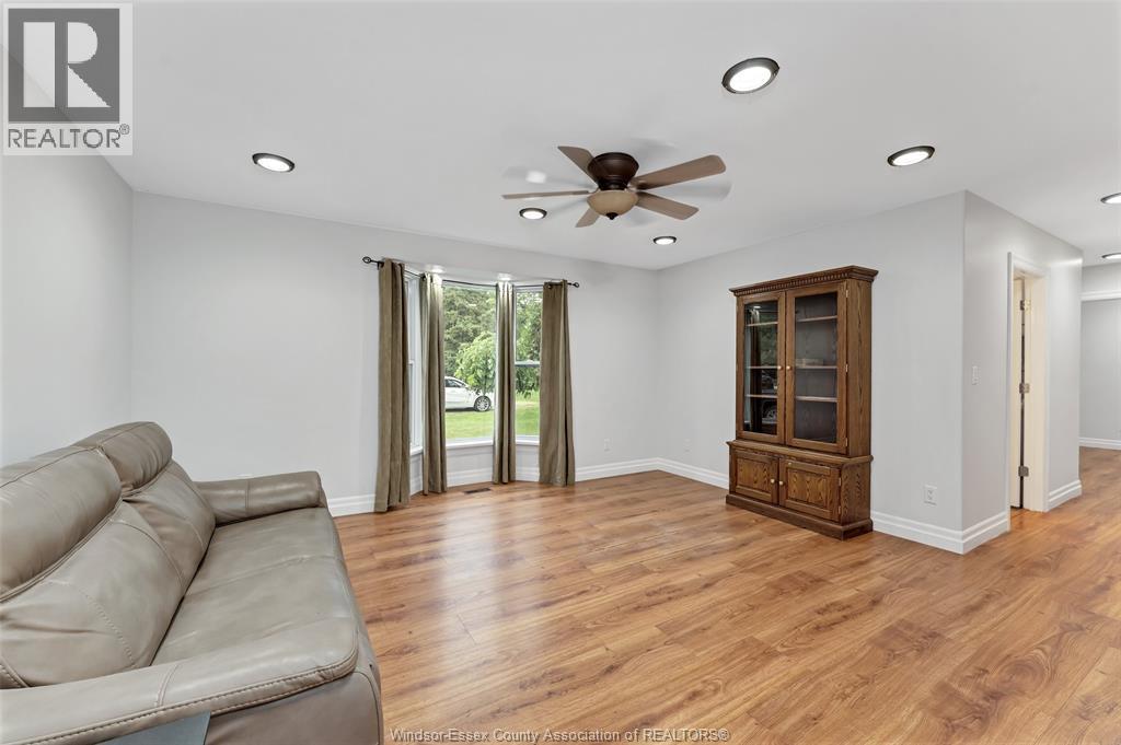 1797 Everts, Windsor, ON - Indoor Photo Showing Other Room