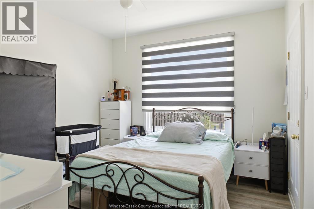 372 Lincoln Road Unit# 2, Windsor, ON - Indoor Photo Showing Bedroom