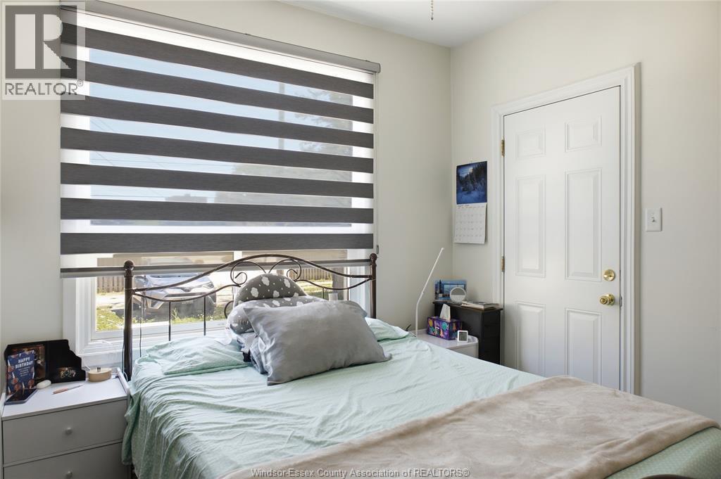 372 Lincoln Road Unit# 2, Windsor, ON - Indoor Photo Showing Bedroom