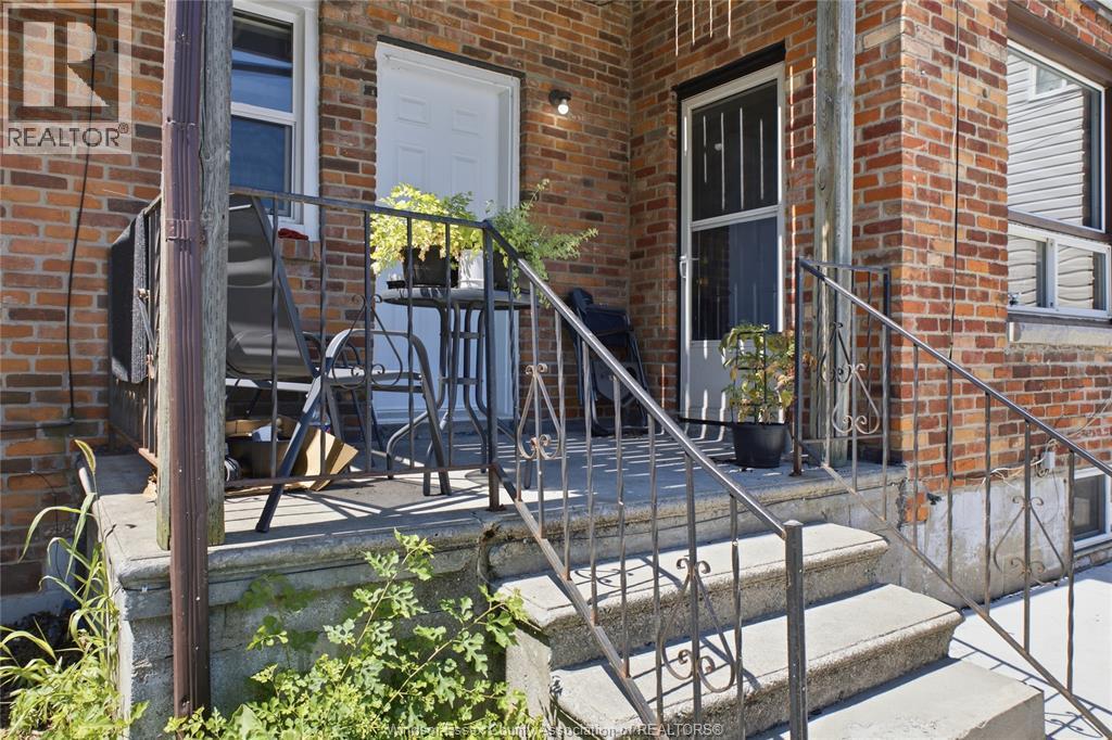 372 Lincoln Road Unit# 2, Windsor, ON - Outdoor
