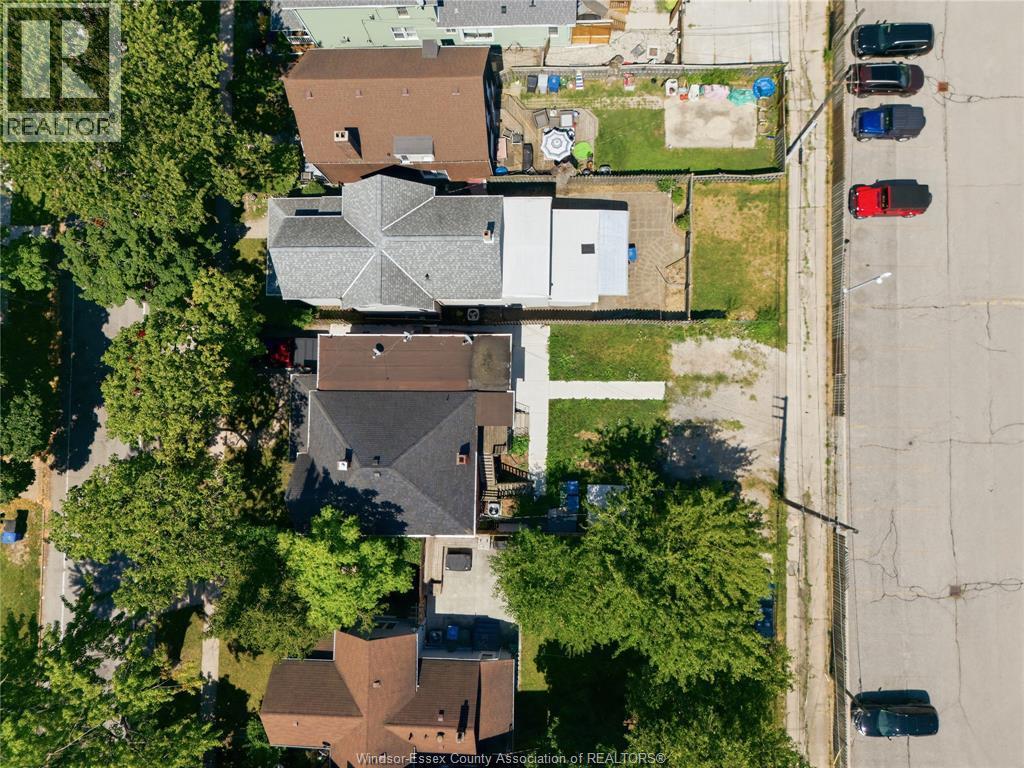 372 Lincoln Road Unit# 2, Windsor, ON - With View