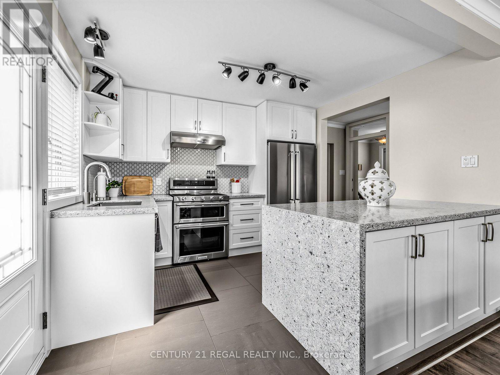281 Thistle Down Boulevard, Toronto, ON - Indoor Photo Showing Kitchen With Stainless Steel Kitchen With Upgraded Kitchen