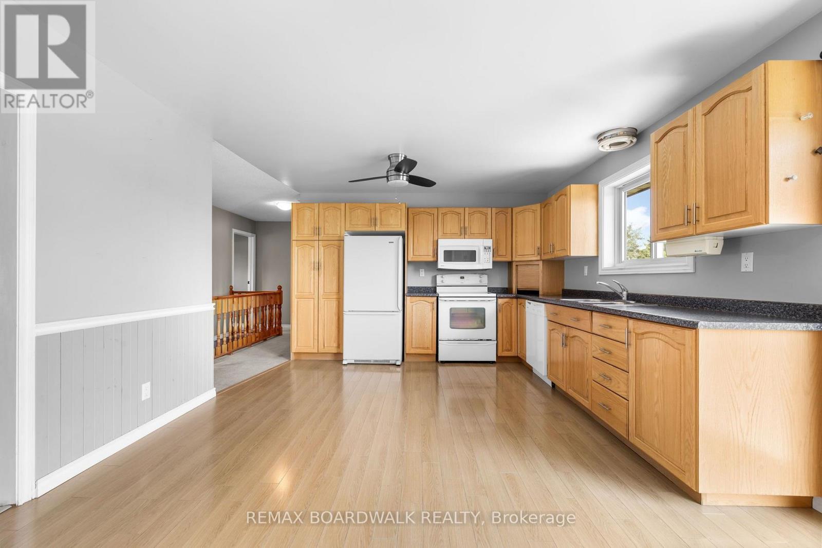 189 Arnold Drive, Perth, ON - Indoor Photo Showing Kitchen