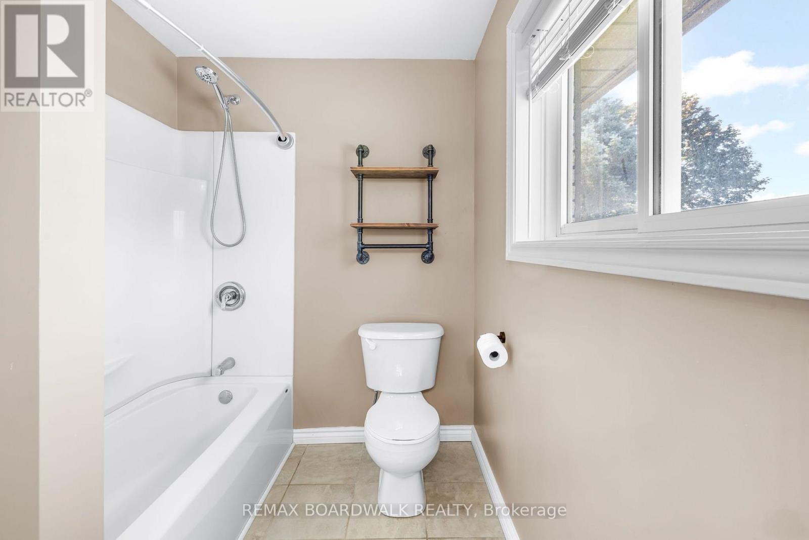 189 Arnold Drive, Perth, ON - Indoor Photo Showing Bathroom