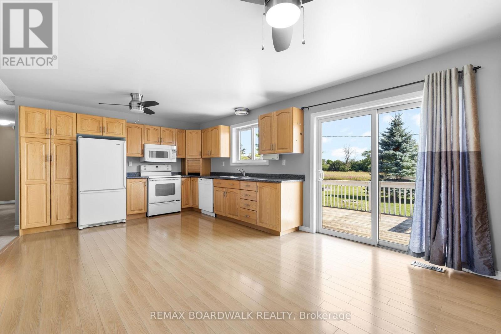 189 Arnold Drive, Perth, ON - Indoor Photo Showing Kitchen