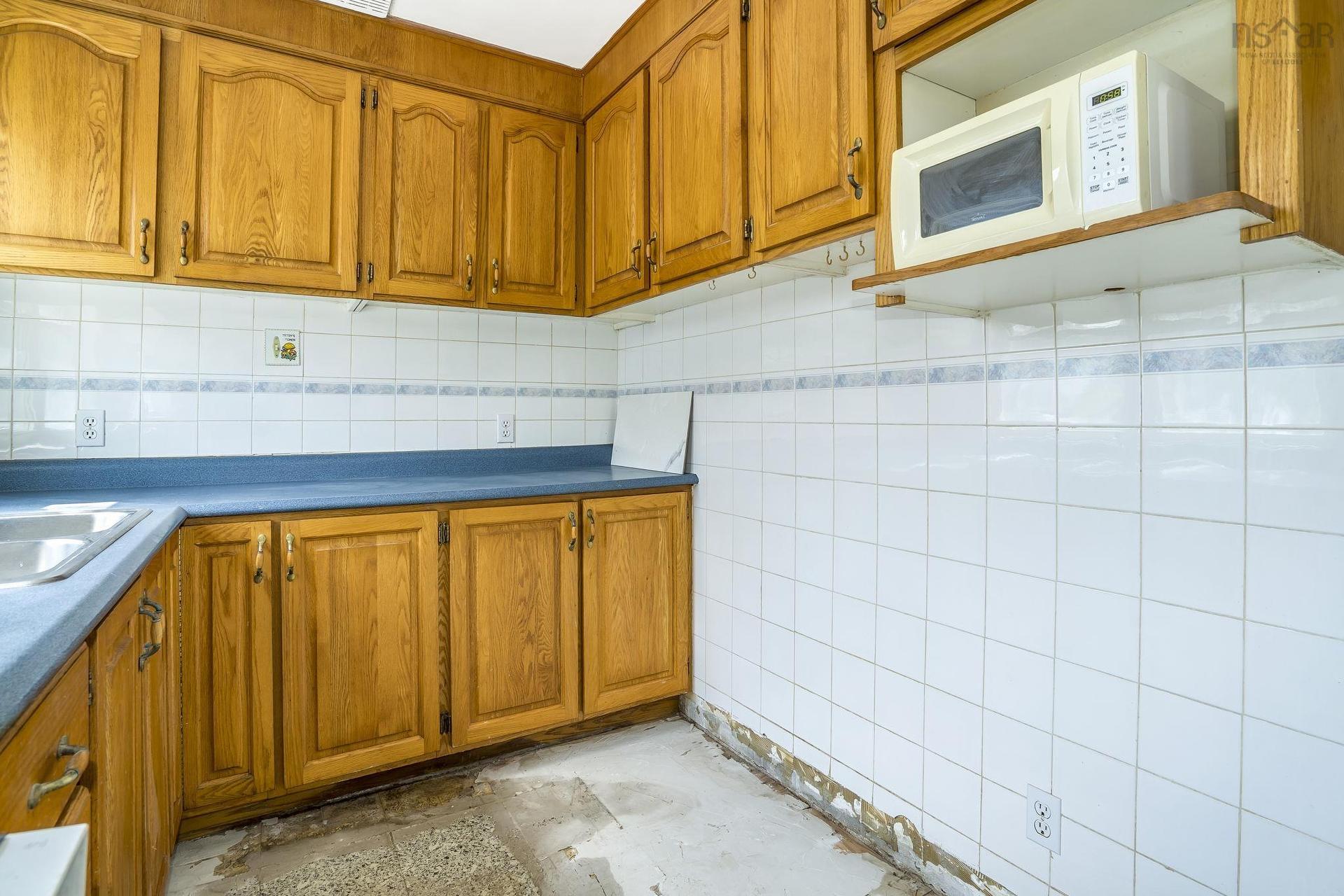 60 Thornhill Drive, Spryfield, NS - Indoor Photo Showing Kitchen