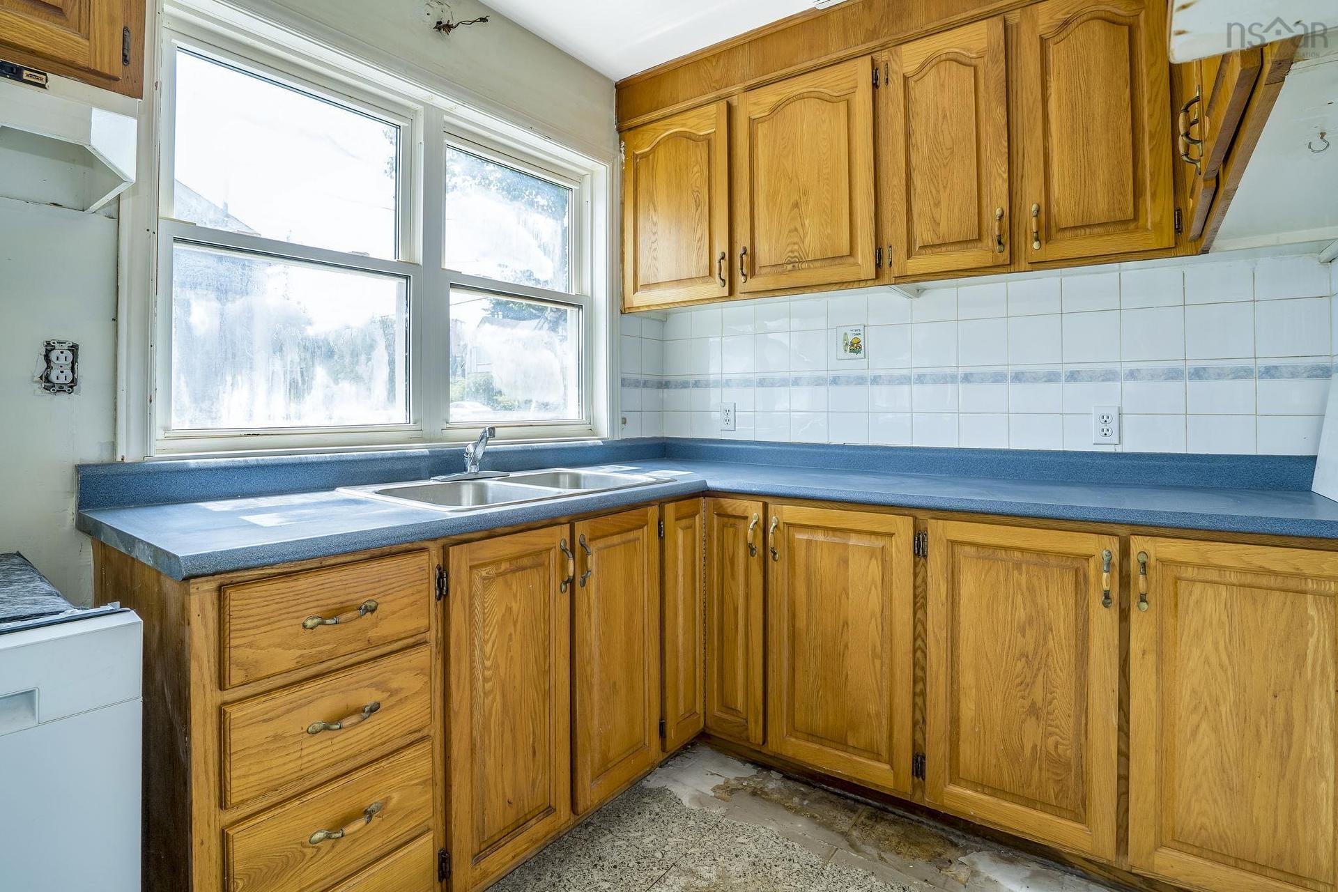 60 Thornhill Drive, Spryfield, NS - Indoor Photo Showing Kitchen With Double Sink