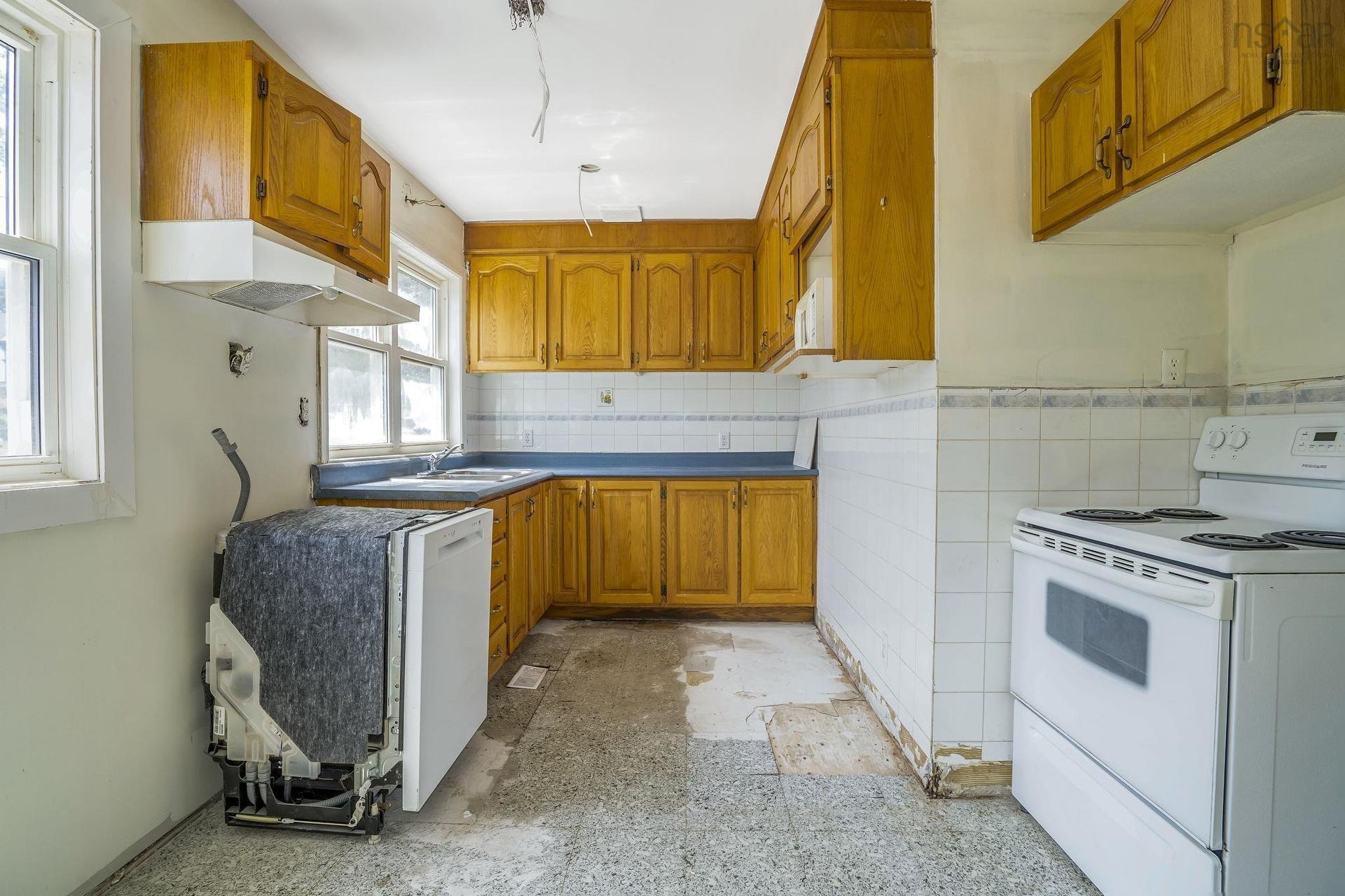 60 Thornhill Drive, Spryfield, NS - Indoor Photo Showing Kitchen
