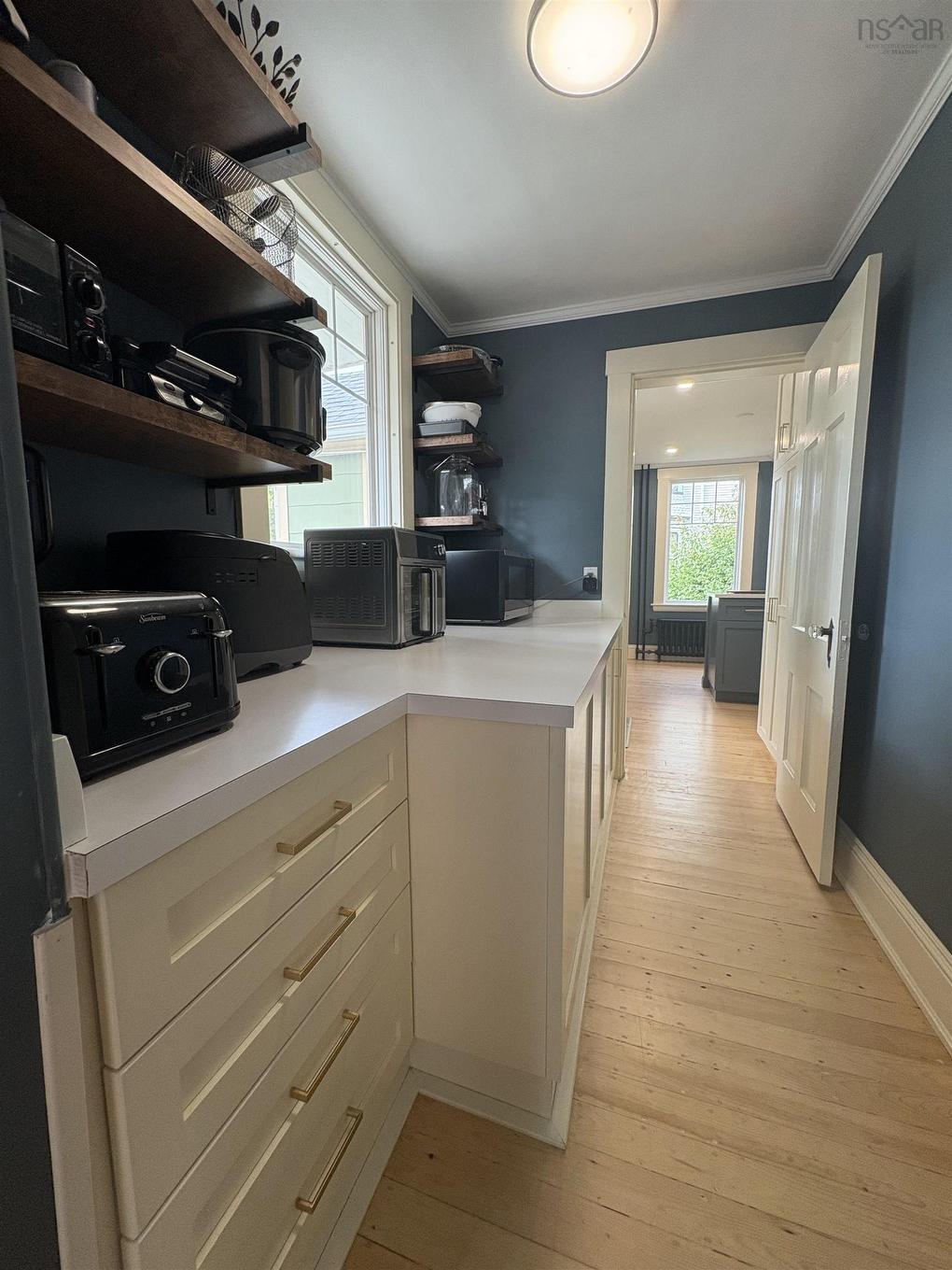 58 William Street, Yarmouth, NS - Indoor