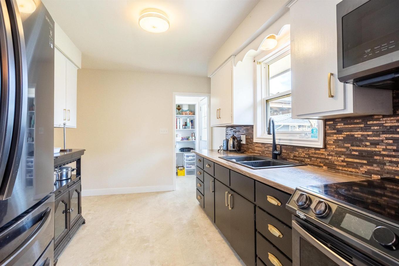 6 Spring Lane, Charlottetown, PE - Indoor Photo Showing Kitchen With Double Sink