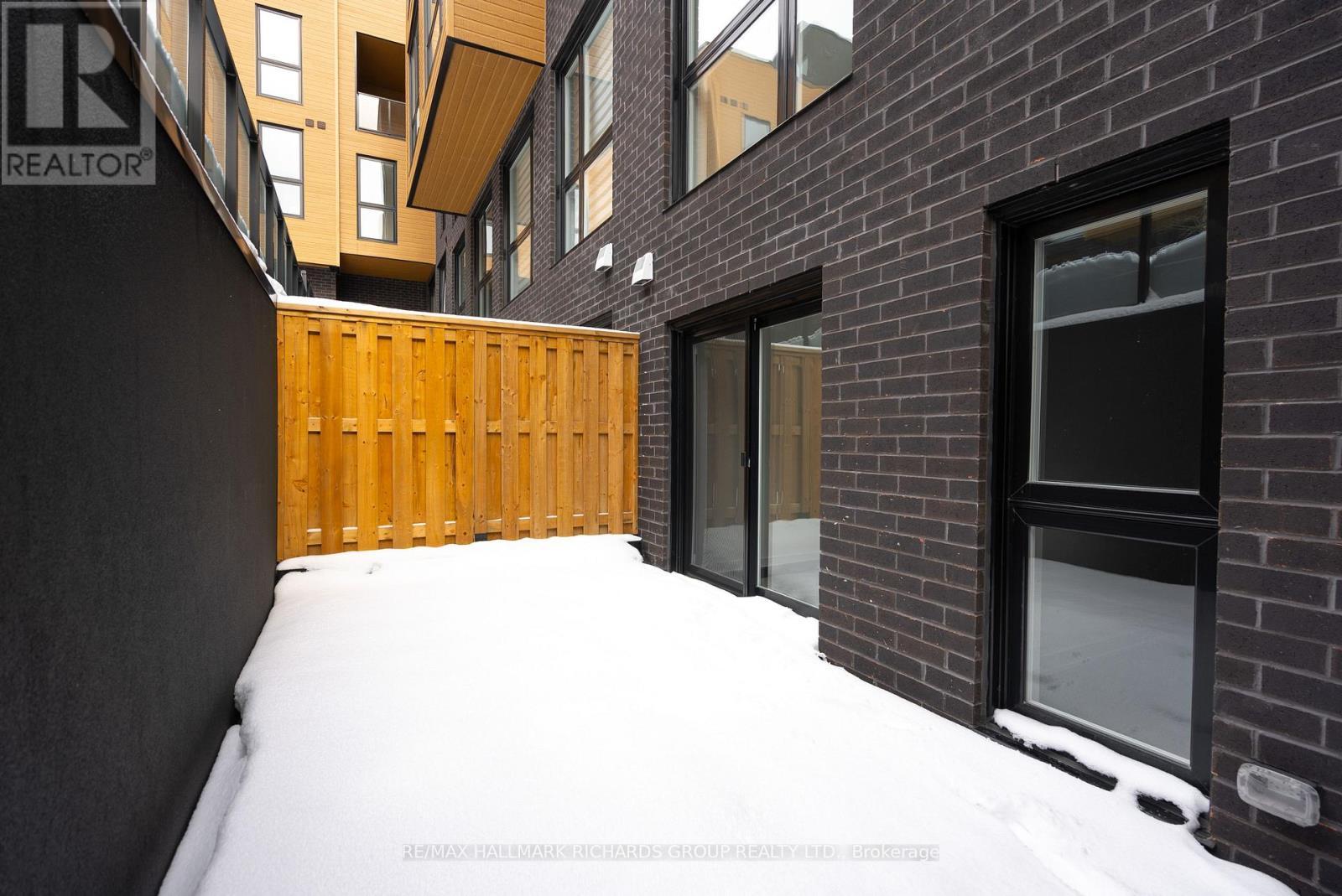 23 - 35 Birchcliff Avenue, Toronto, ON - Outdoor With Exterior