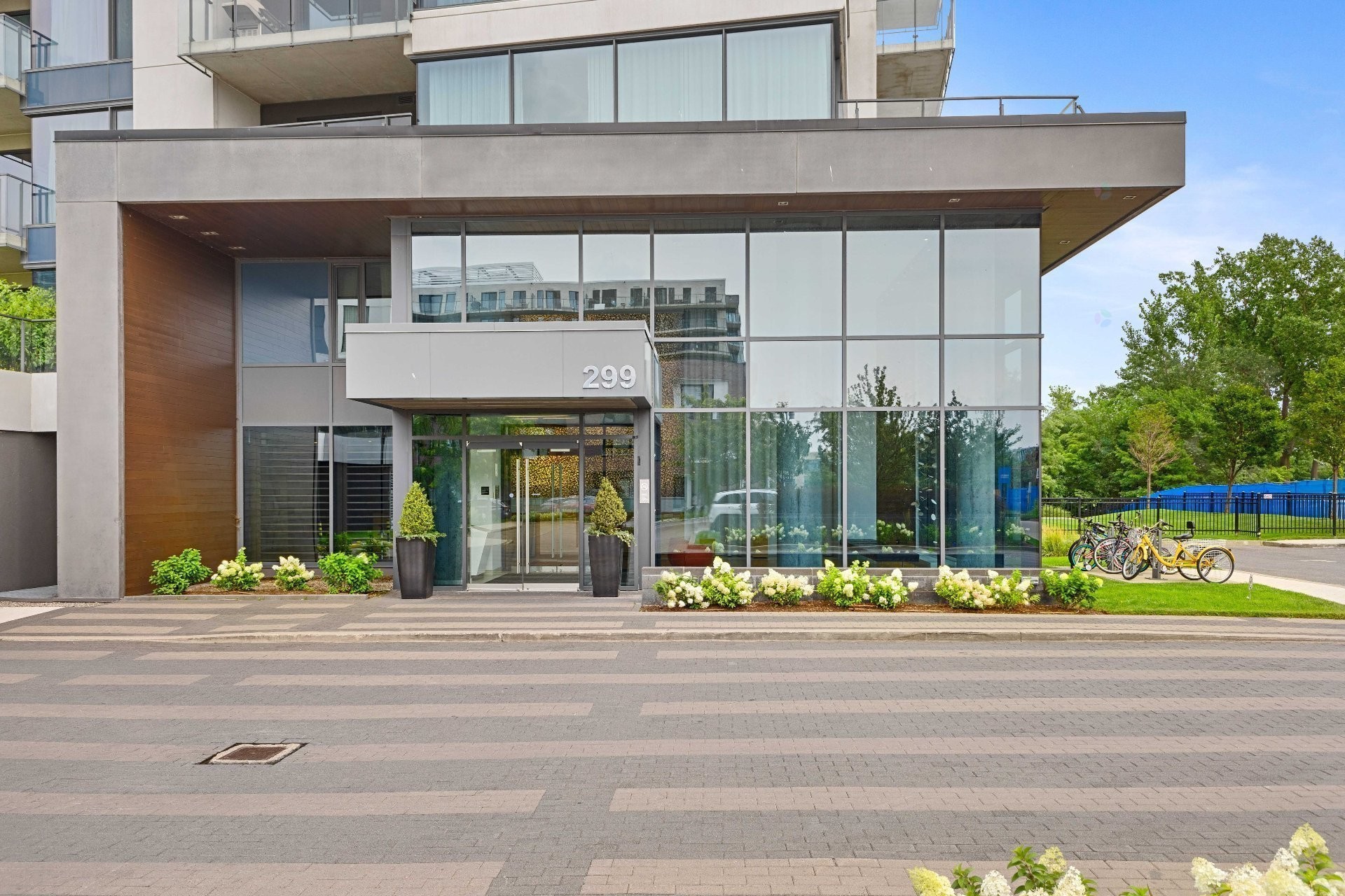 Front of Structure - 2709-299 Rue De La Rotonde, Montréal (Verdun/Île-Des-Soeurs), QC - Outdoor