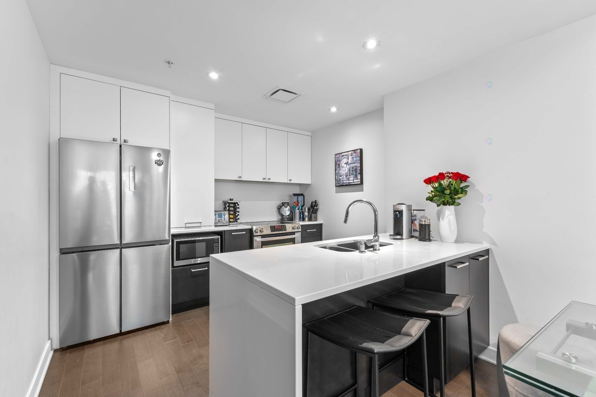 Kitchen - 2709-299 Rue De La Rotonde, Montréal (Verdun/Île-Des-Soeurs), QC - Indoor Photo Showing Kitchen With Double Sink With Upgraded Kitchen