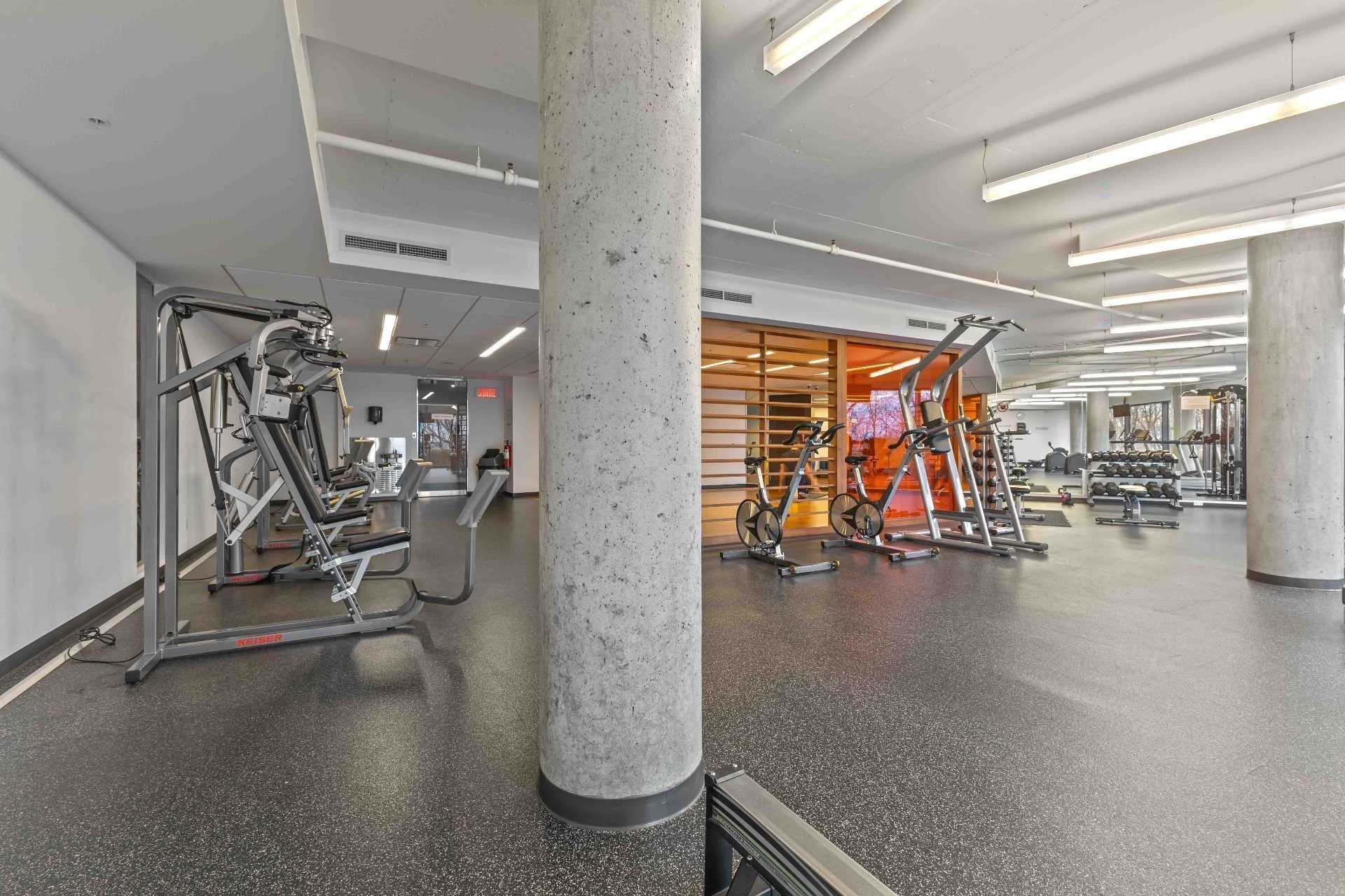 Exercise Room - 2709-299 Rue De La Rotonde, Montréal (Verdun/Île-Des-Soeurs), QC - Indoor Photo Showing Gym Room