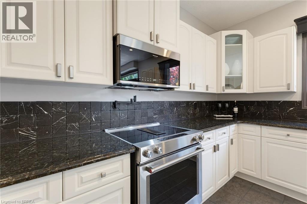 Kitchen - 141 Falconridge Drive, Kitchener, ON - Indoor Photo Showing Kitchen