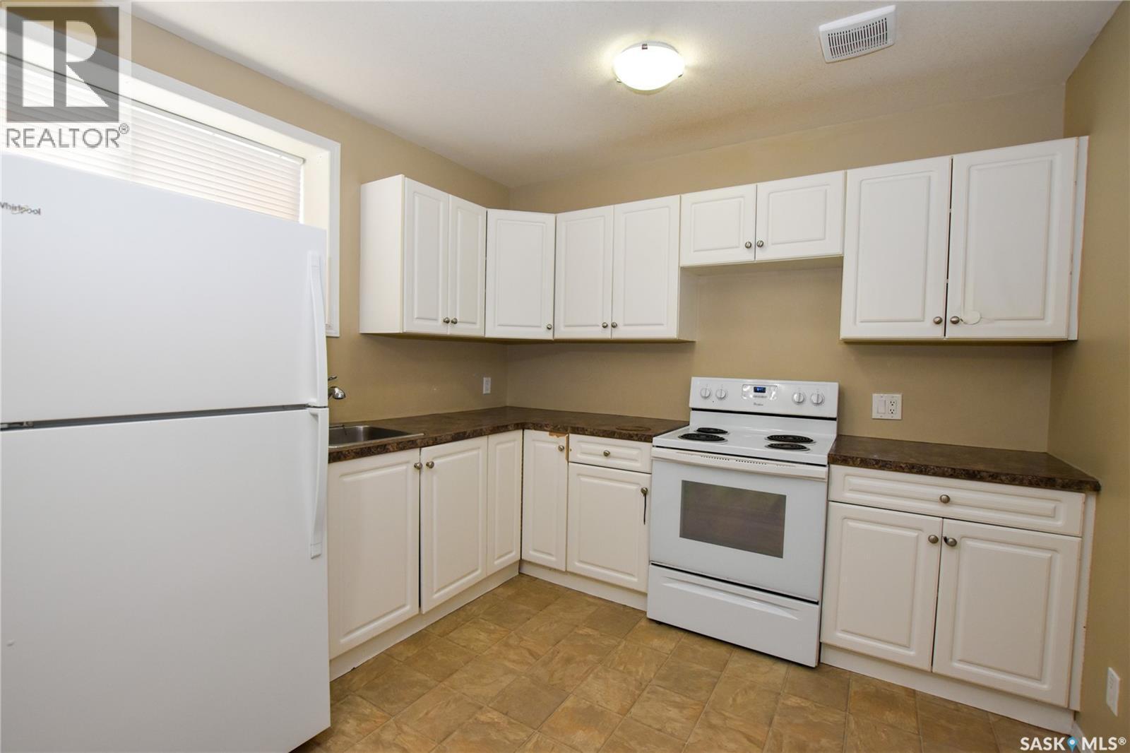 106 Geary Crescent, Saskatoon, SK - Indoor Photo Showing Kitchen