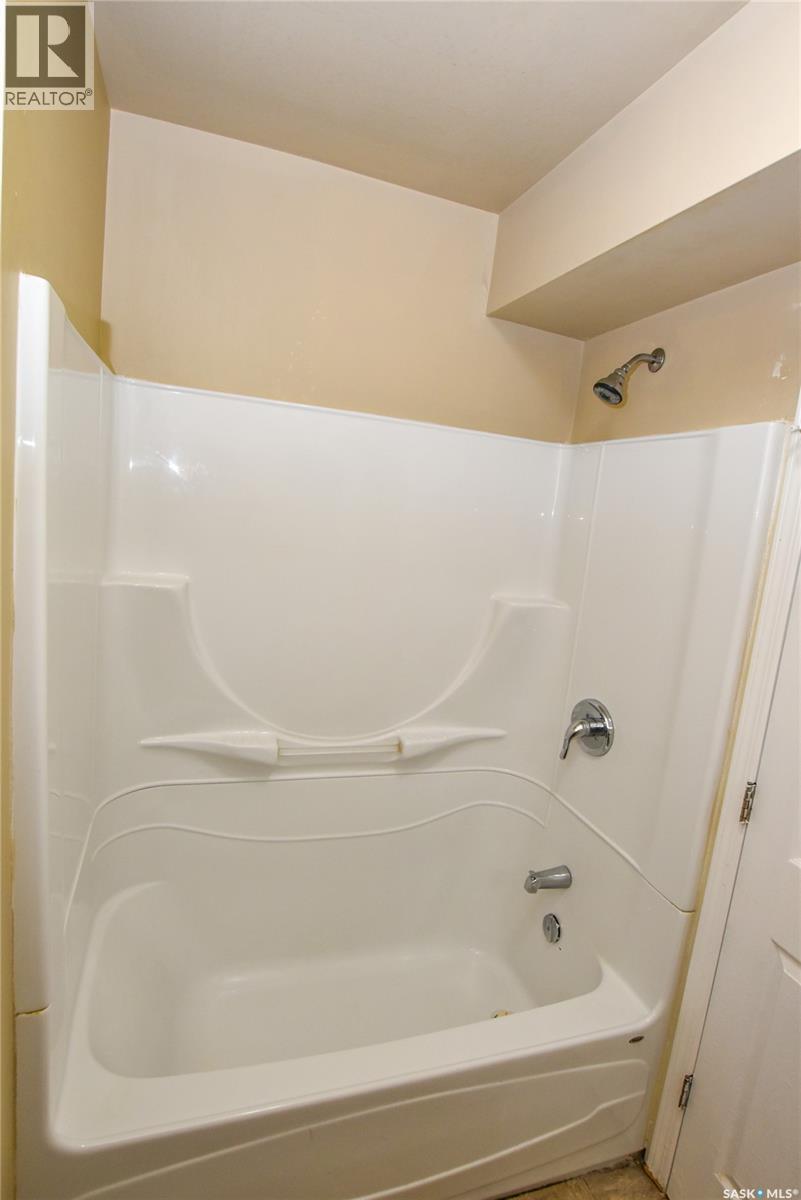 106 Geary Crescent, Saskatoon, SK - Indoor Photo Showing Bathroom