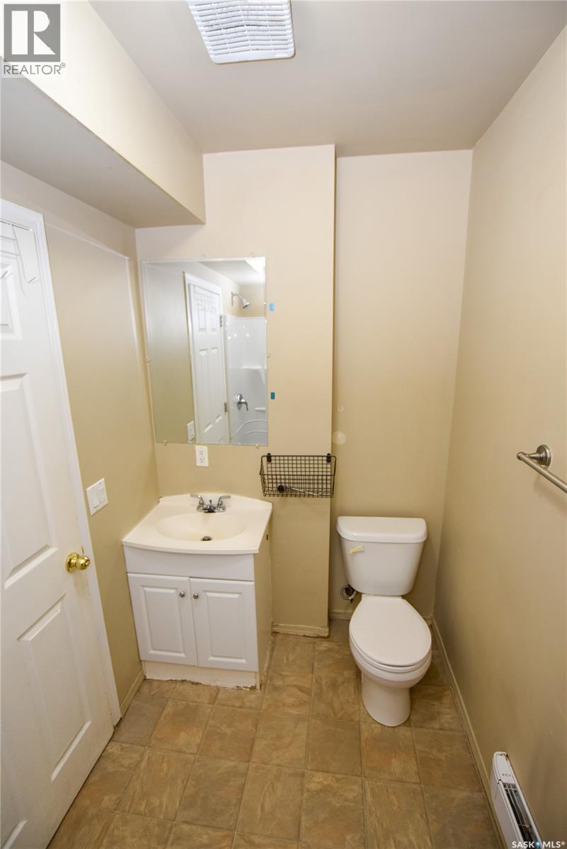 106 Geary Crescent, Saskatoon, SK - Indoor Photo Showing Bathroom