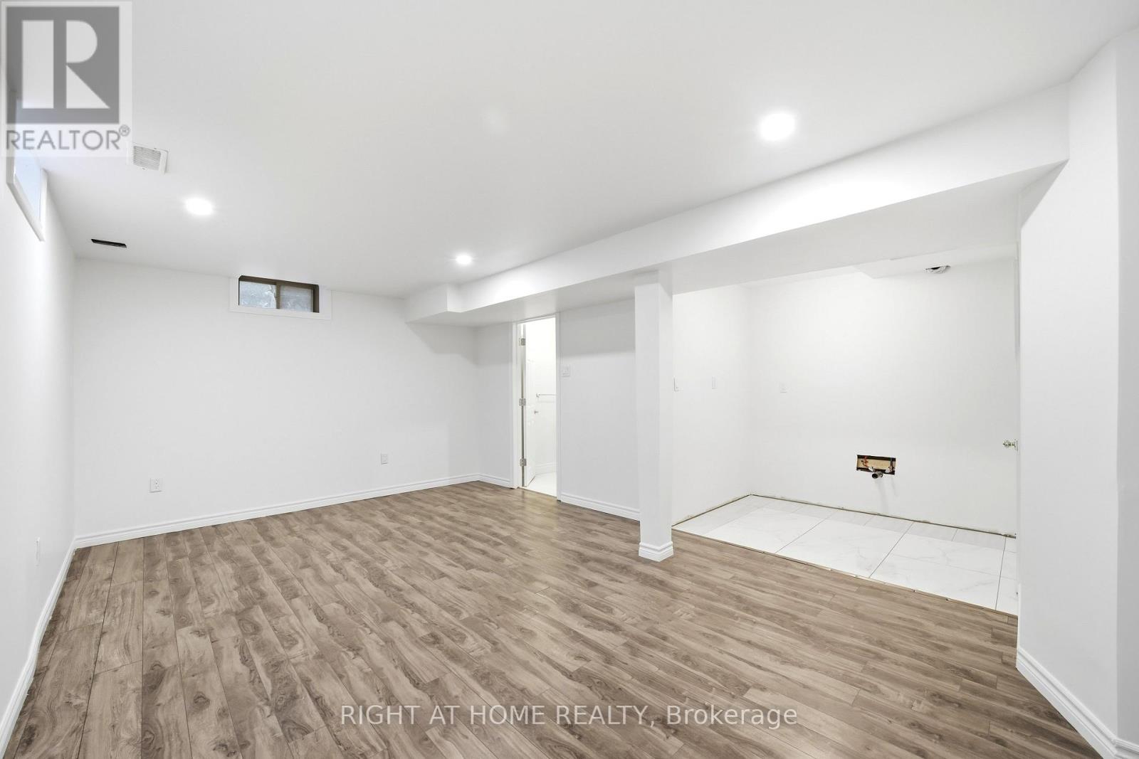 32 Rolling Lane, Hamilton, ON - Indoor