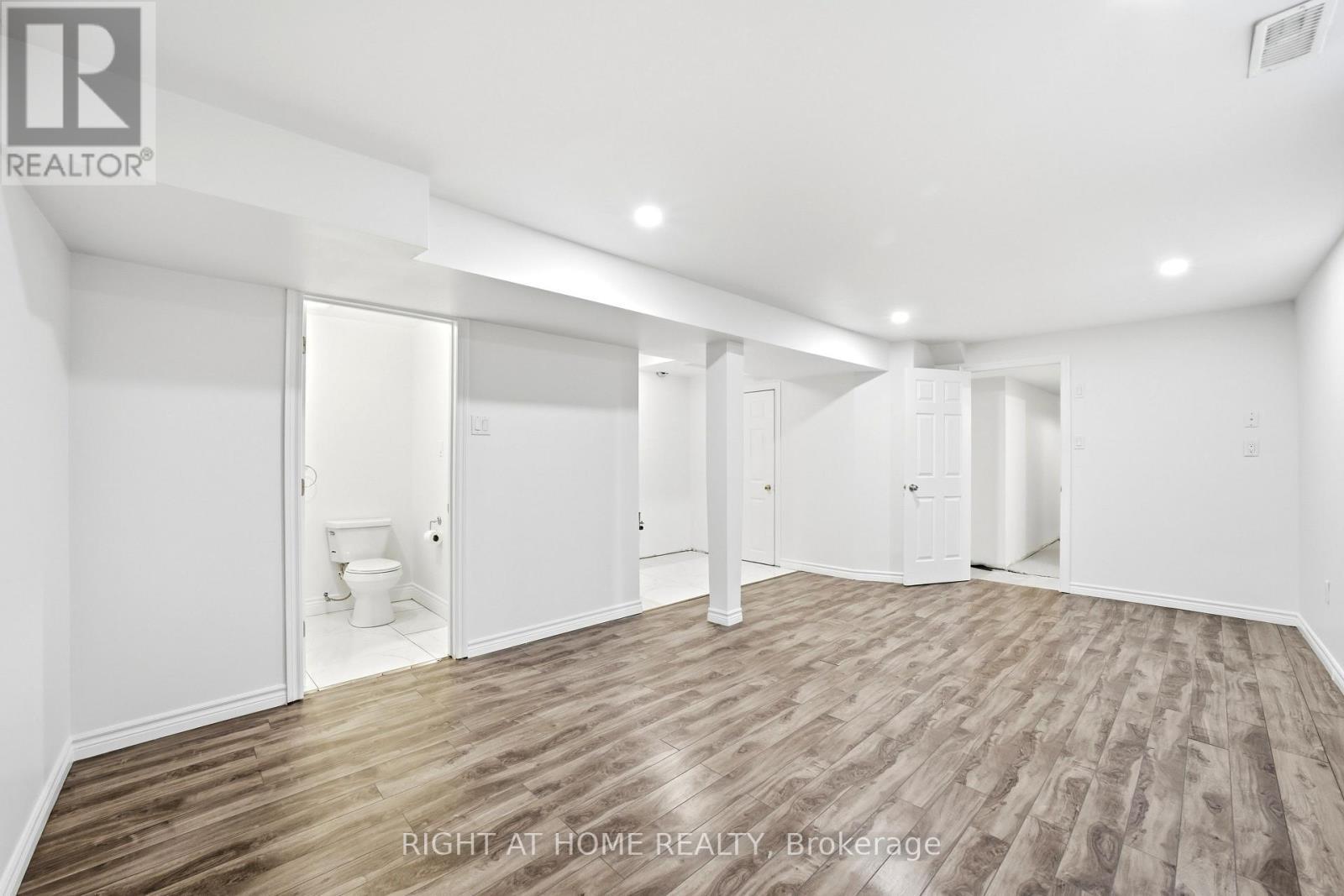 32 Rolling Lane, Hamilton, ON - Indoor