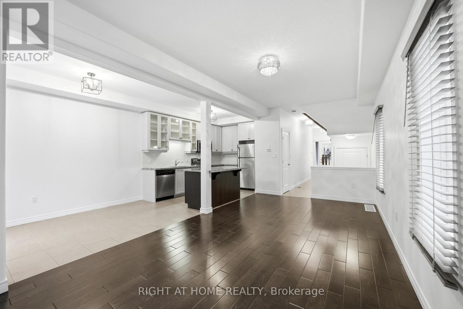 32 Rolling Lane, Hamilton, ON - Indoor