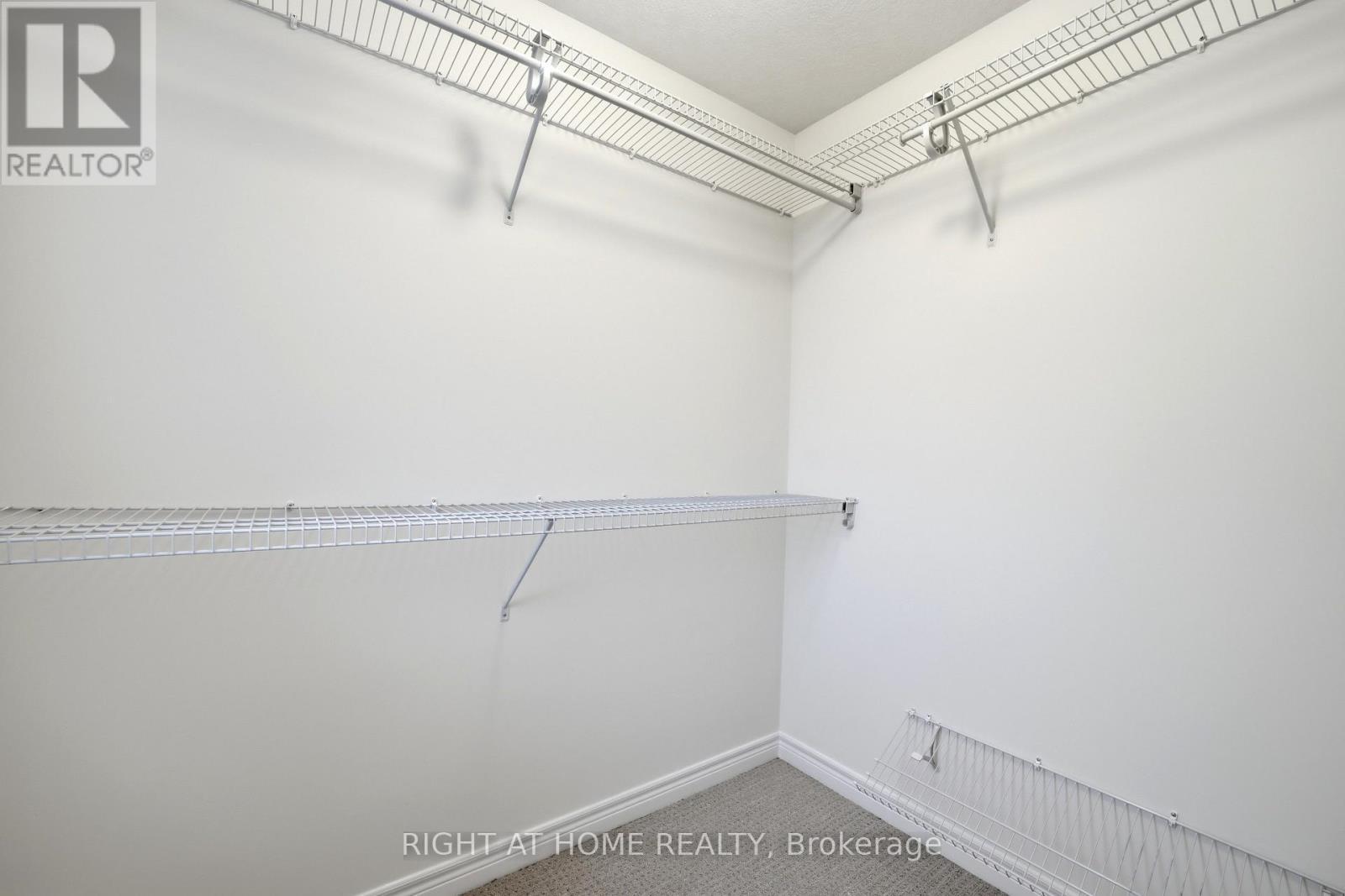 32 Rolling Lane, Hamilton, ON - Indoor With Storage