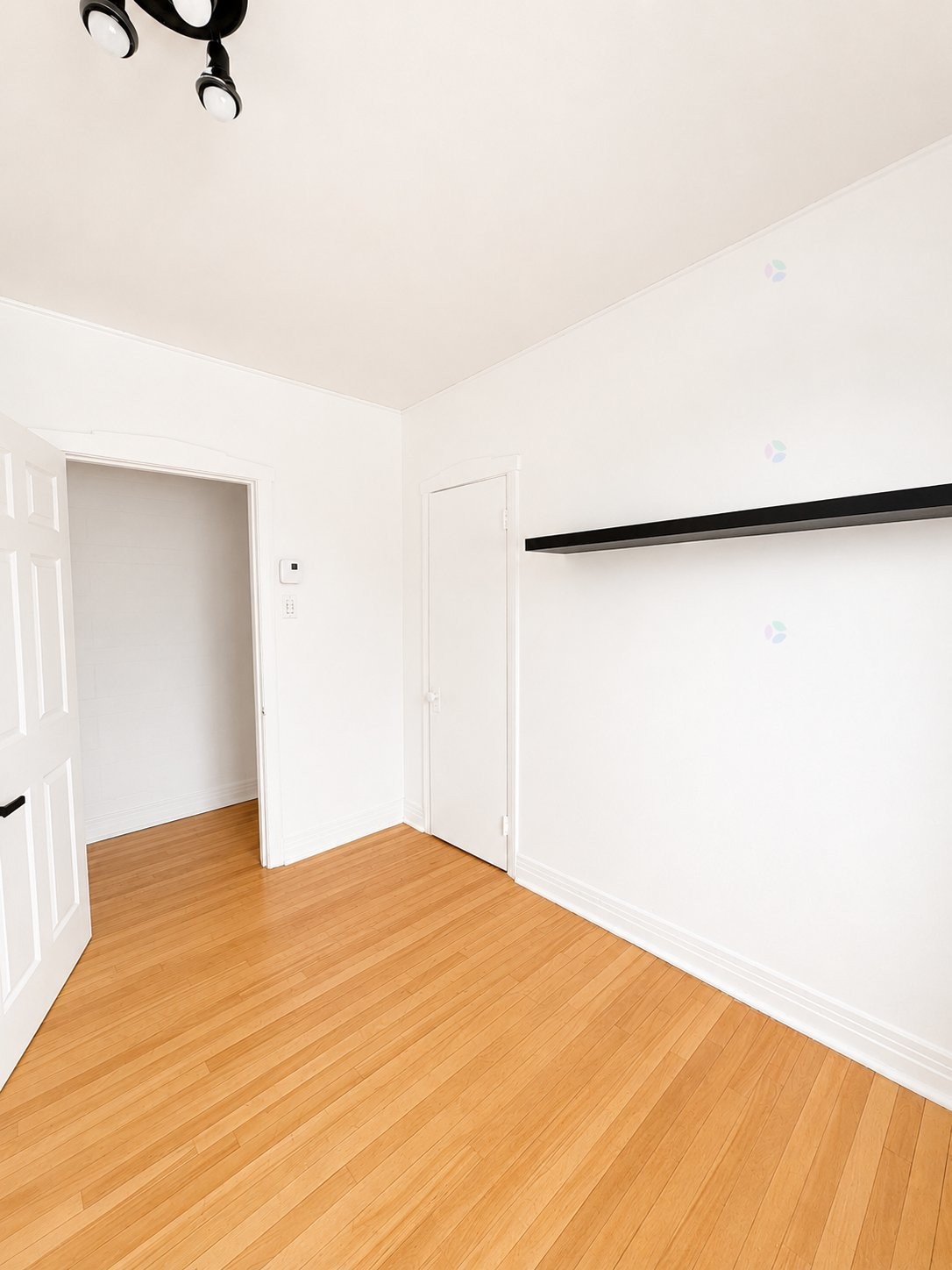 Bedroom - 4-6255 Rue Beaulieu, Montréal (Le Sud-Ouest), QC - Indoor Photo Showing Other Room