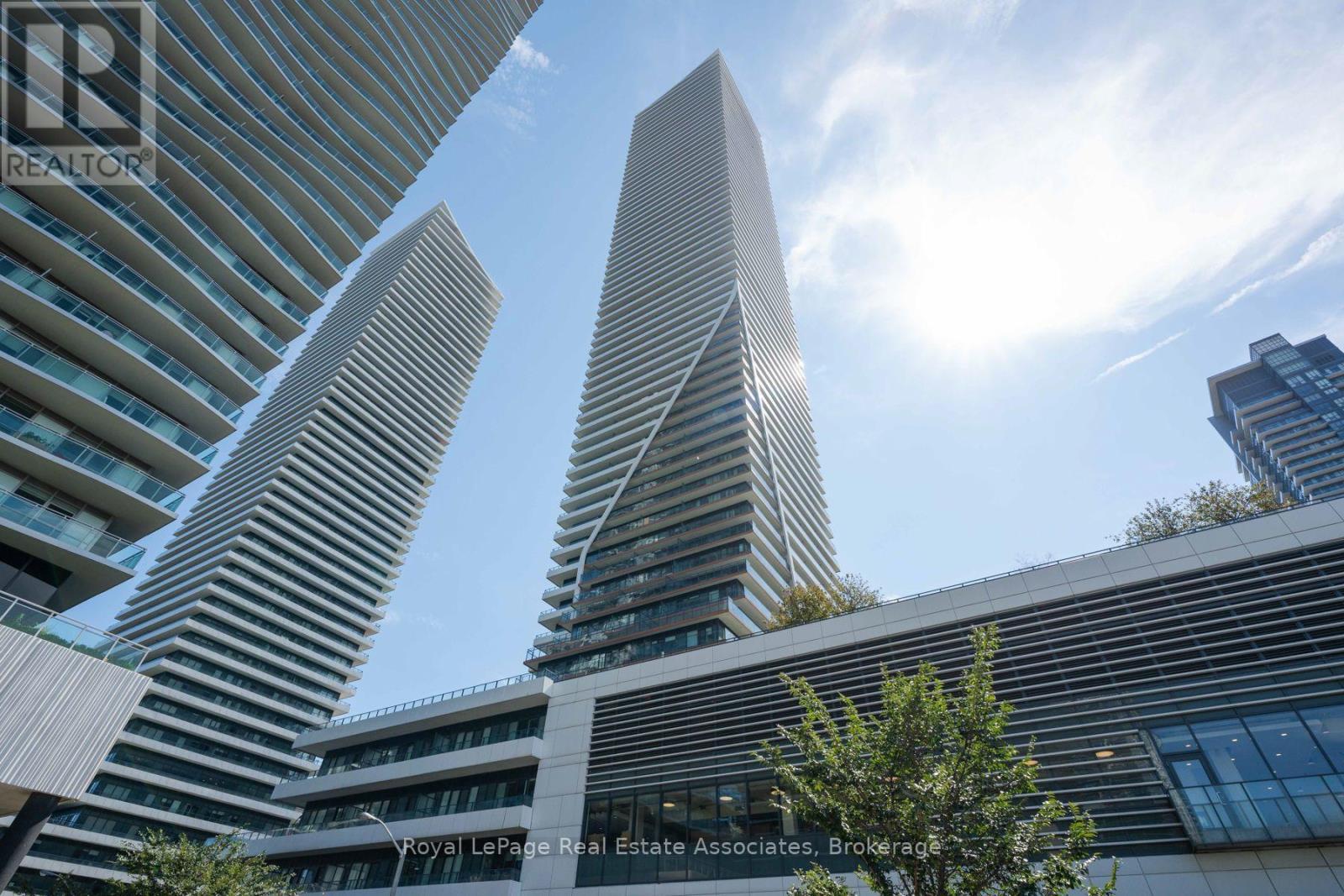 Exterior - 6104 - 30 Shore Breeze Drive, Toronto, ON - Outdoor With Facade