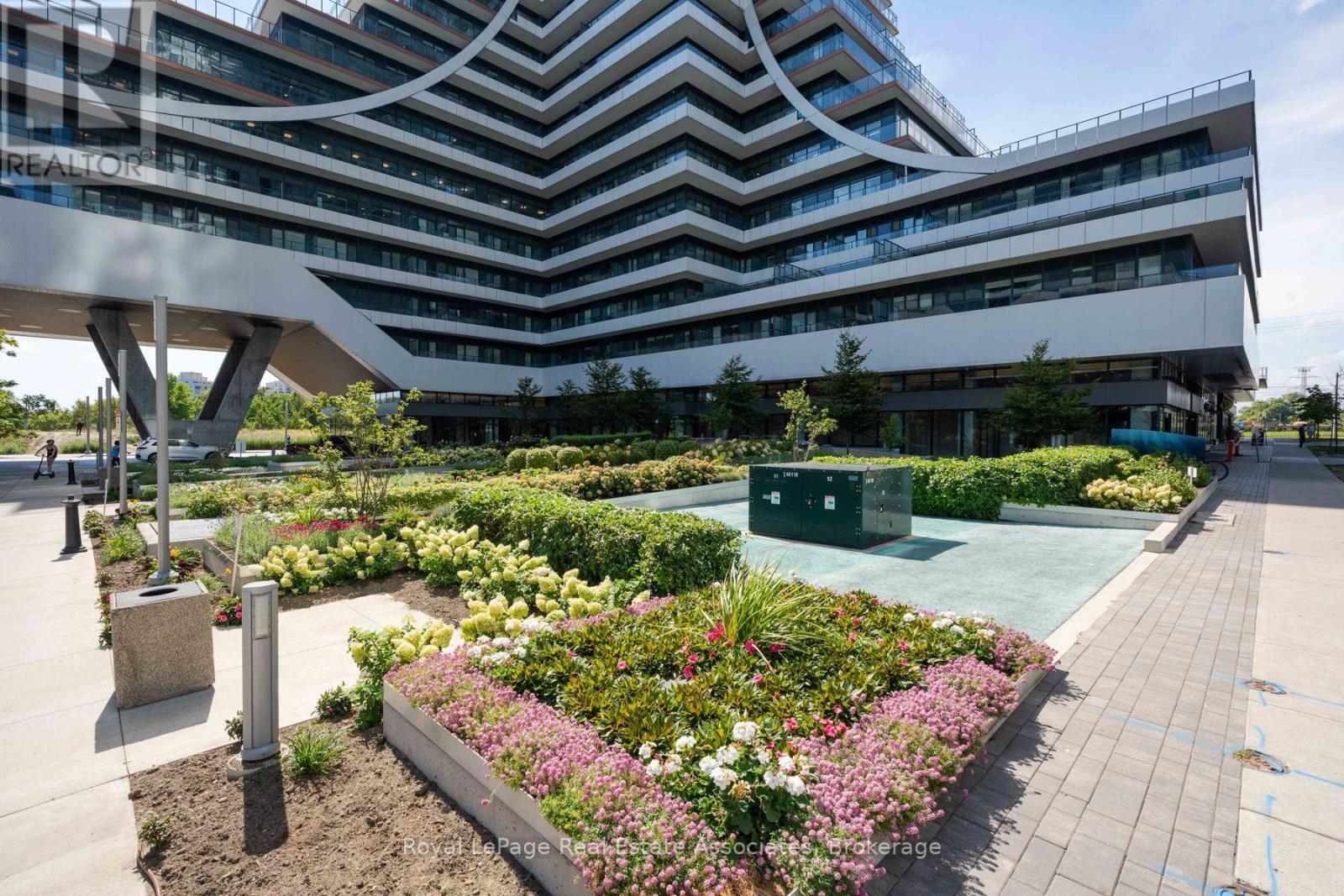 Garden - 6104 - 30 Shore Breeze Drive, Toronto, ON - Outdoor