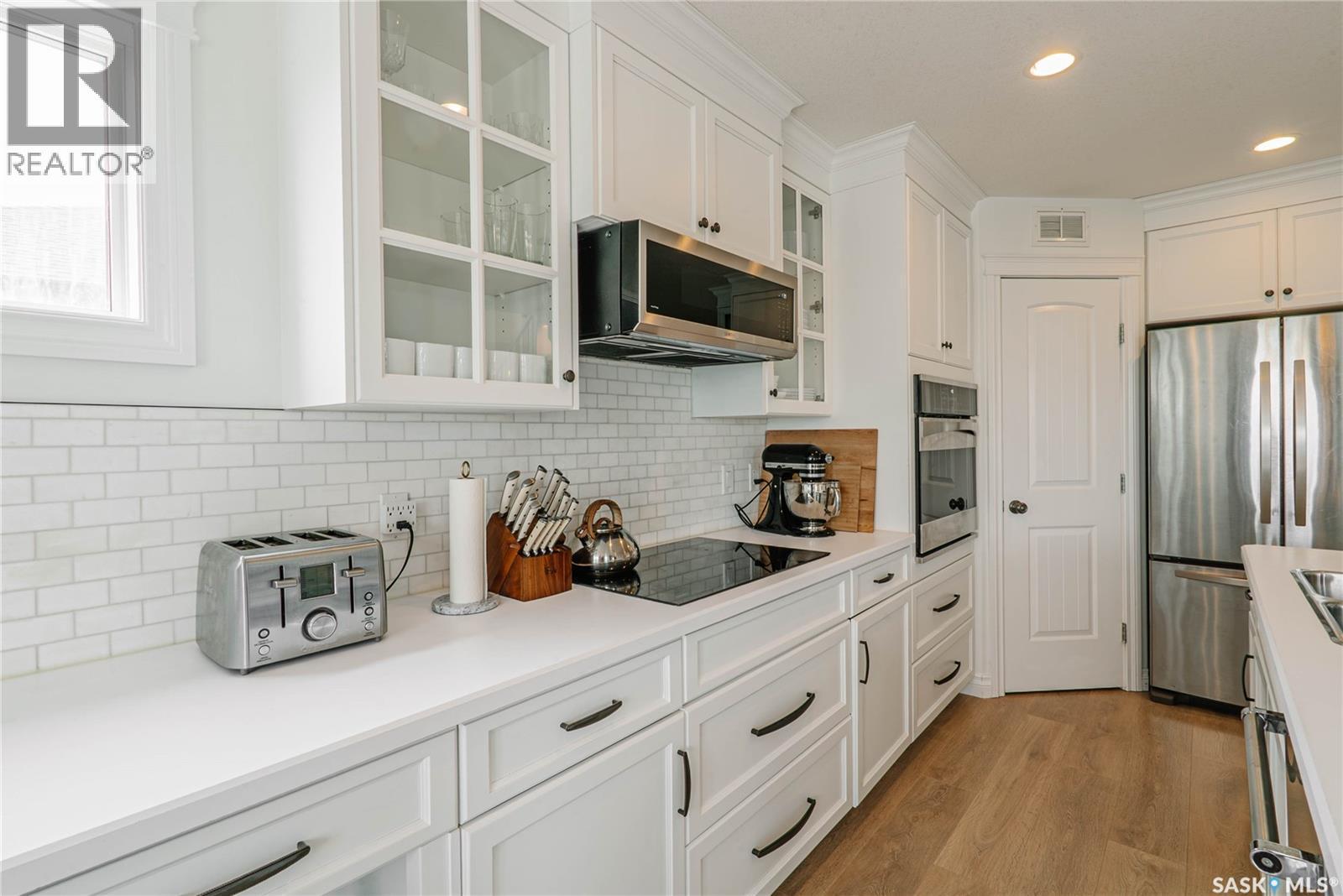 400 Stone Terrace, Martensville, SK - Indoor Photo Showing Kitchen With Upgraded Kitchen