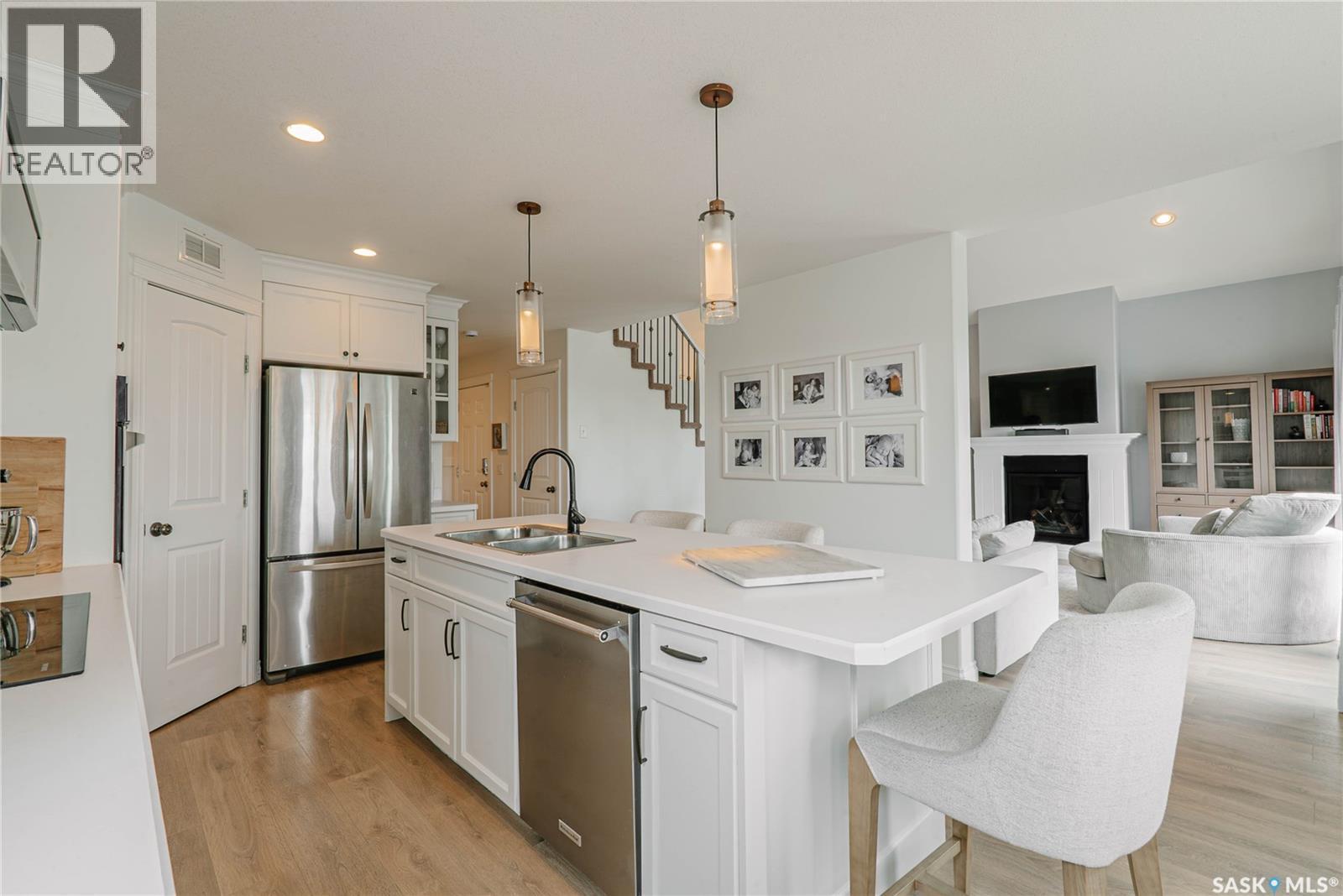 400 Stone Terrace, Martensville, SK - Indoor Photo Showing Kitchen With Double Sink With Upgraded Kitchen