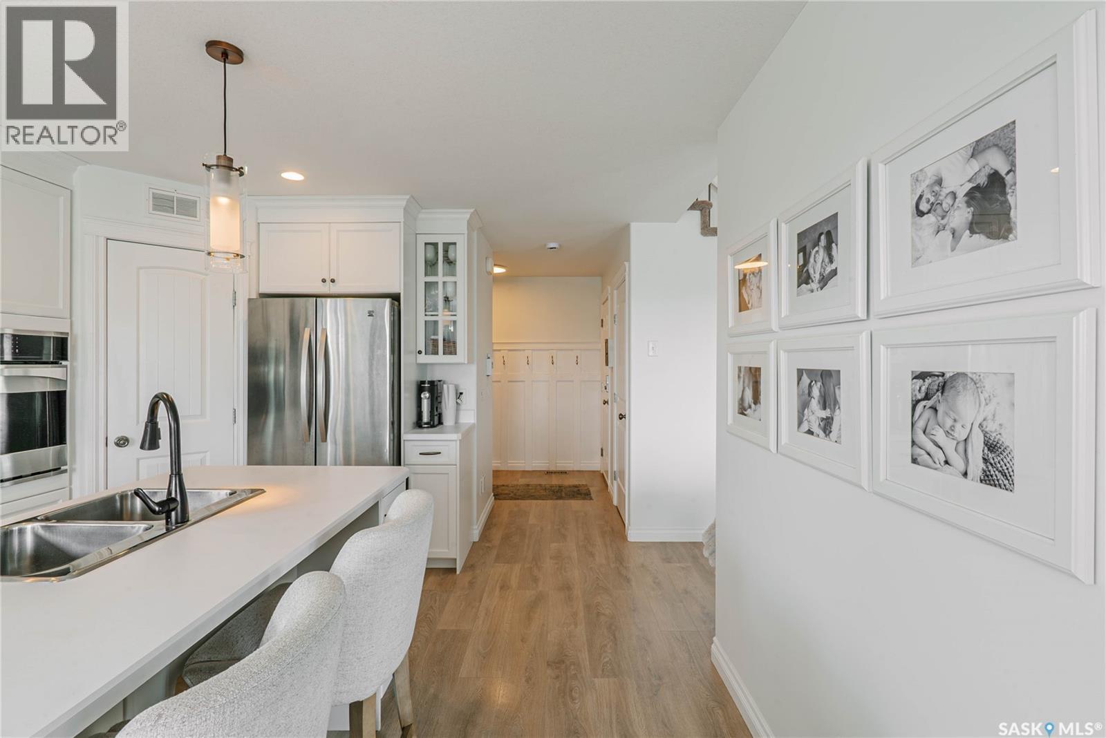 400 Stone Terrace, Martensville, SK - Indoor Photo Showing Kitchen With Double Sink With Upgraded Kitchen